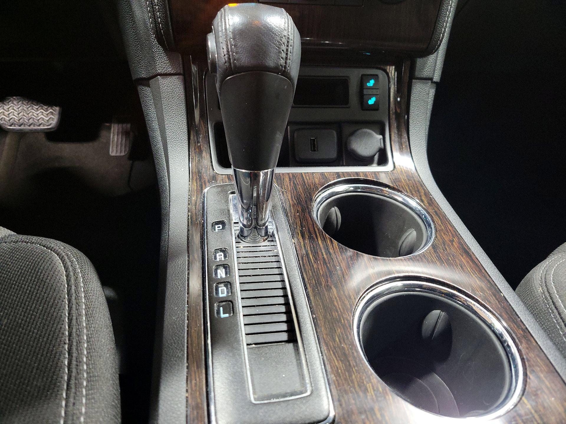 Thumbnail: 2015 Chevrolet Traverse - 17