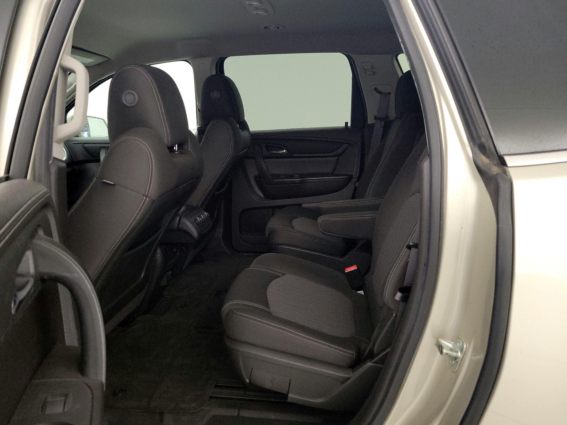 Thumbnail: 2015 Chevrolet Traverse - 18