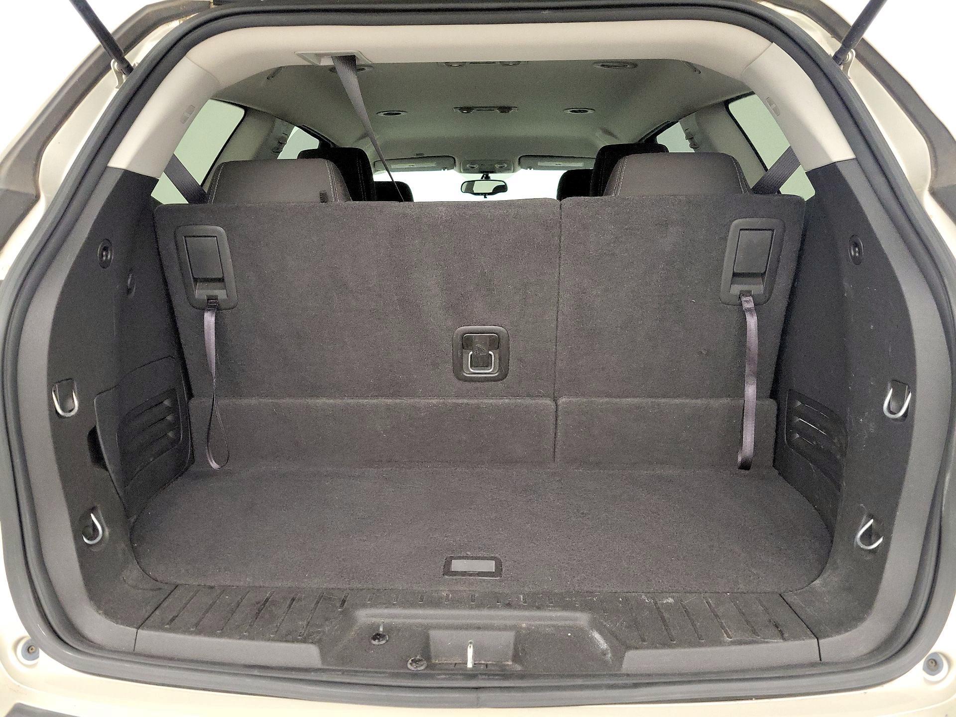 Thumbnail: 2015 Chevrolet Traverse - 19