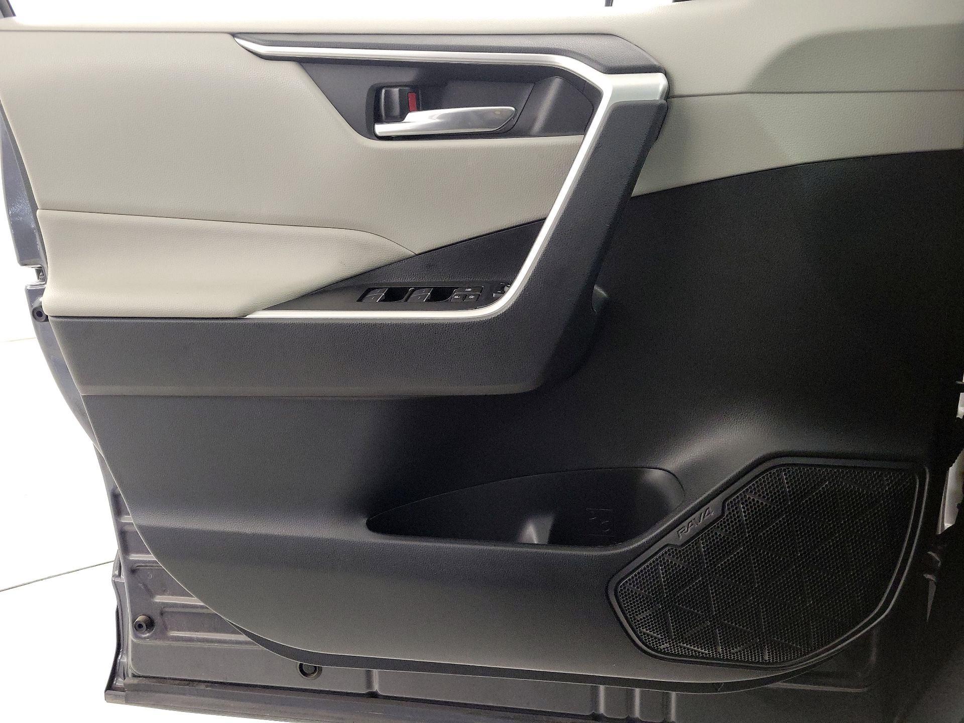 Thumbnail: 2023 Toyota RAV4 - 12