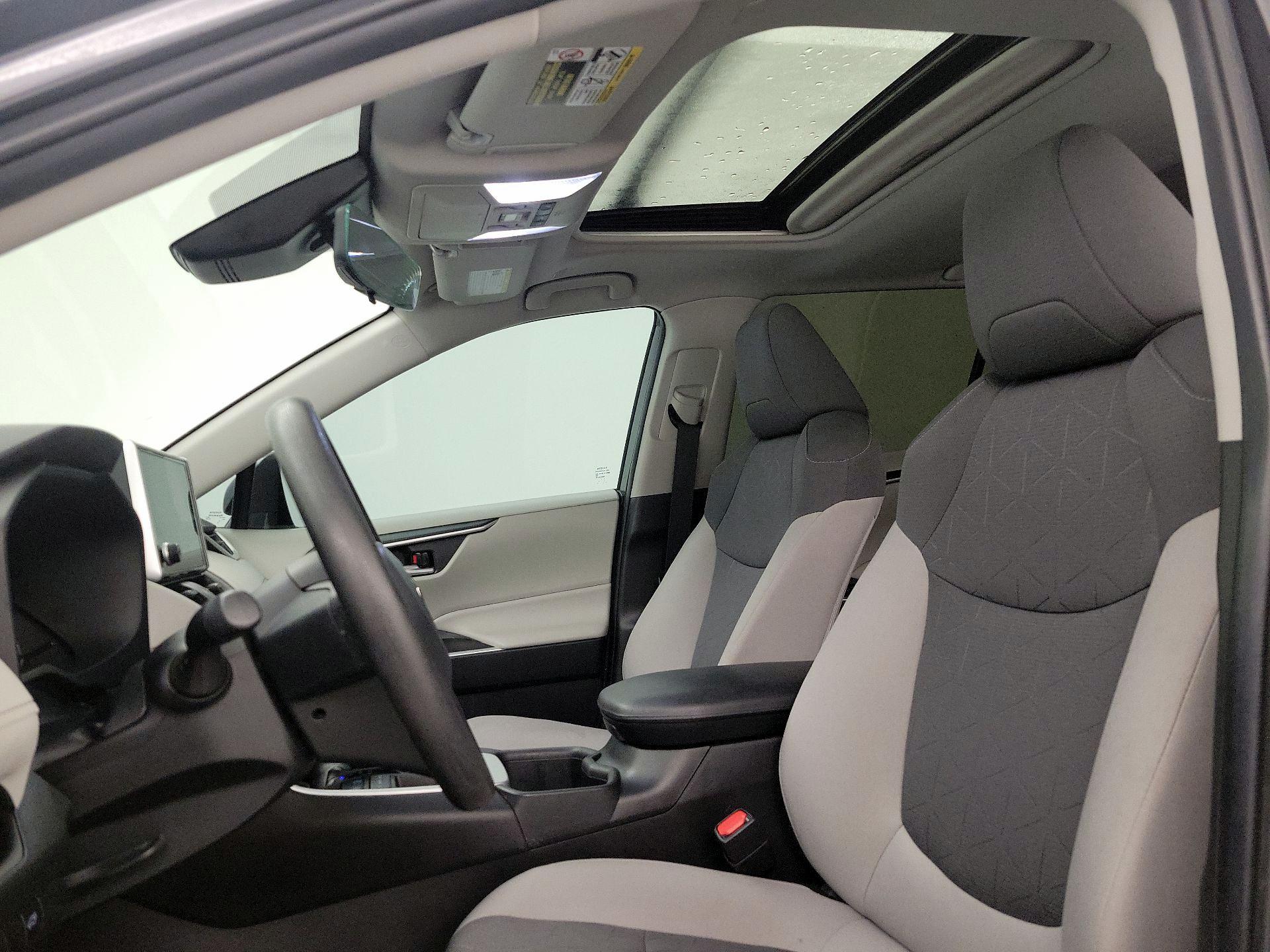 Thumbnail: 2023 Toyota RAV4 - 18