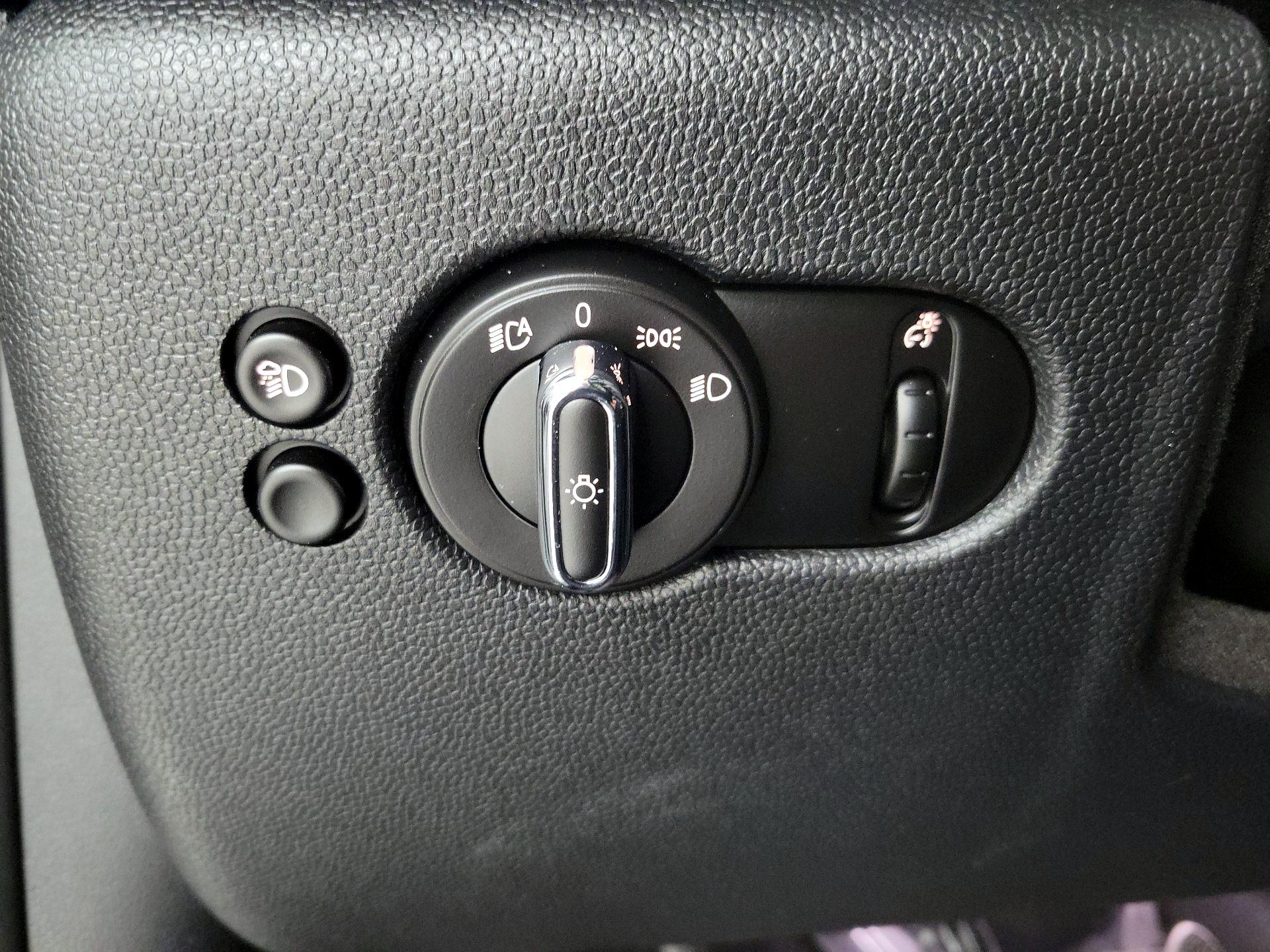 Thumbnail: 2022 MINI Cooper Hardtop - 13