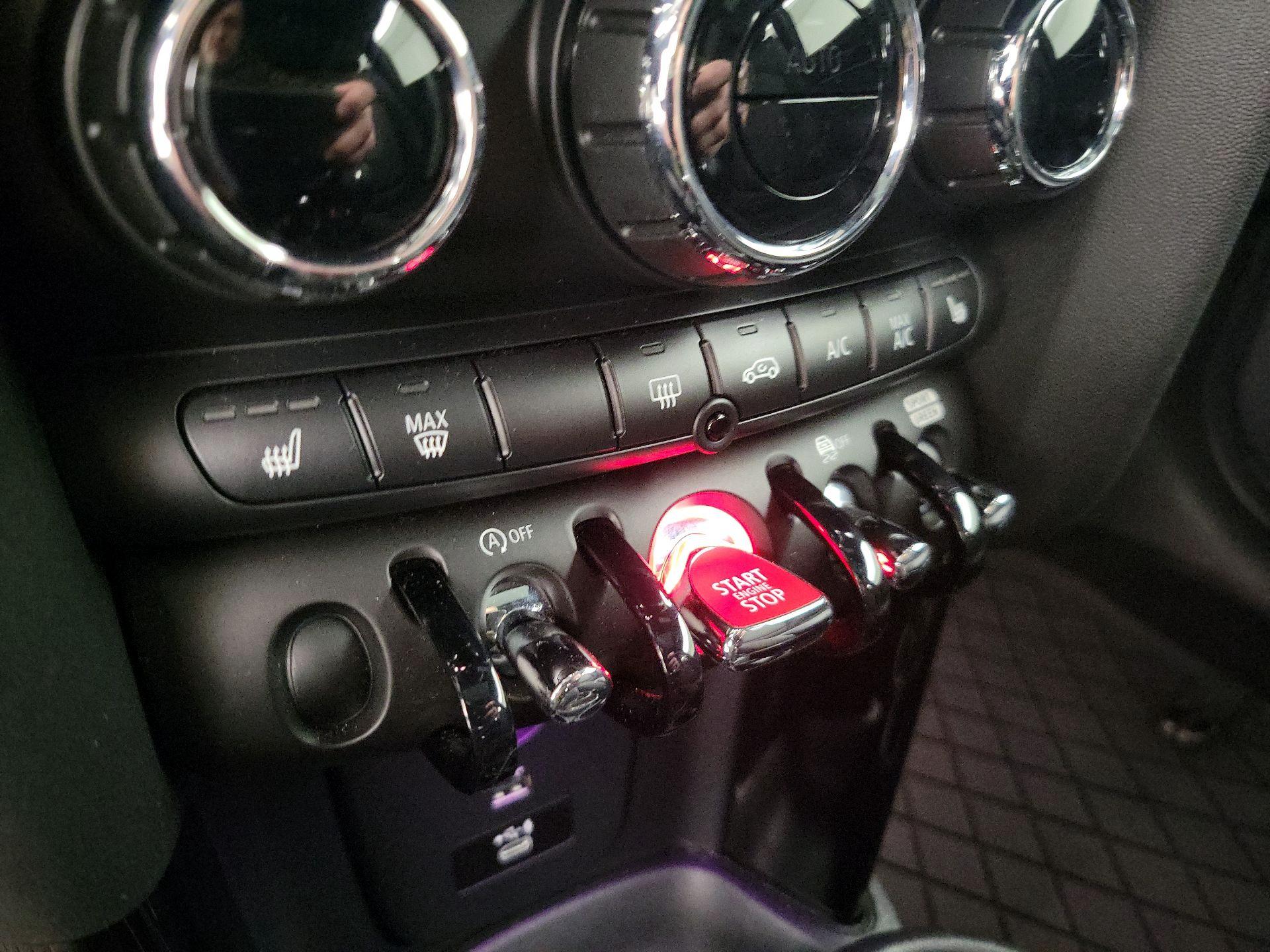 Thumbnail: 2022 MINI Cooper Hardtop - 17