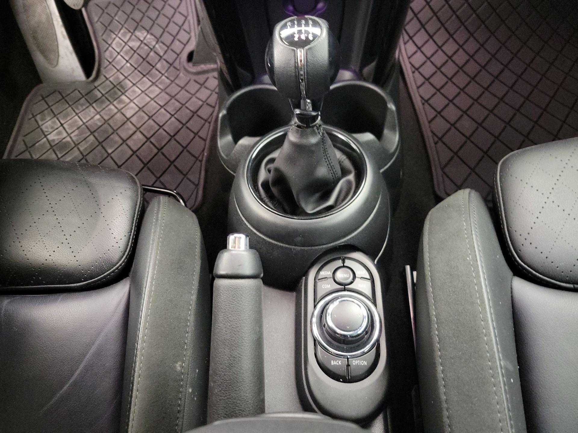 Thumbnail: 2022 MINI Cooper Hardtop - 18