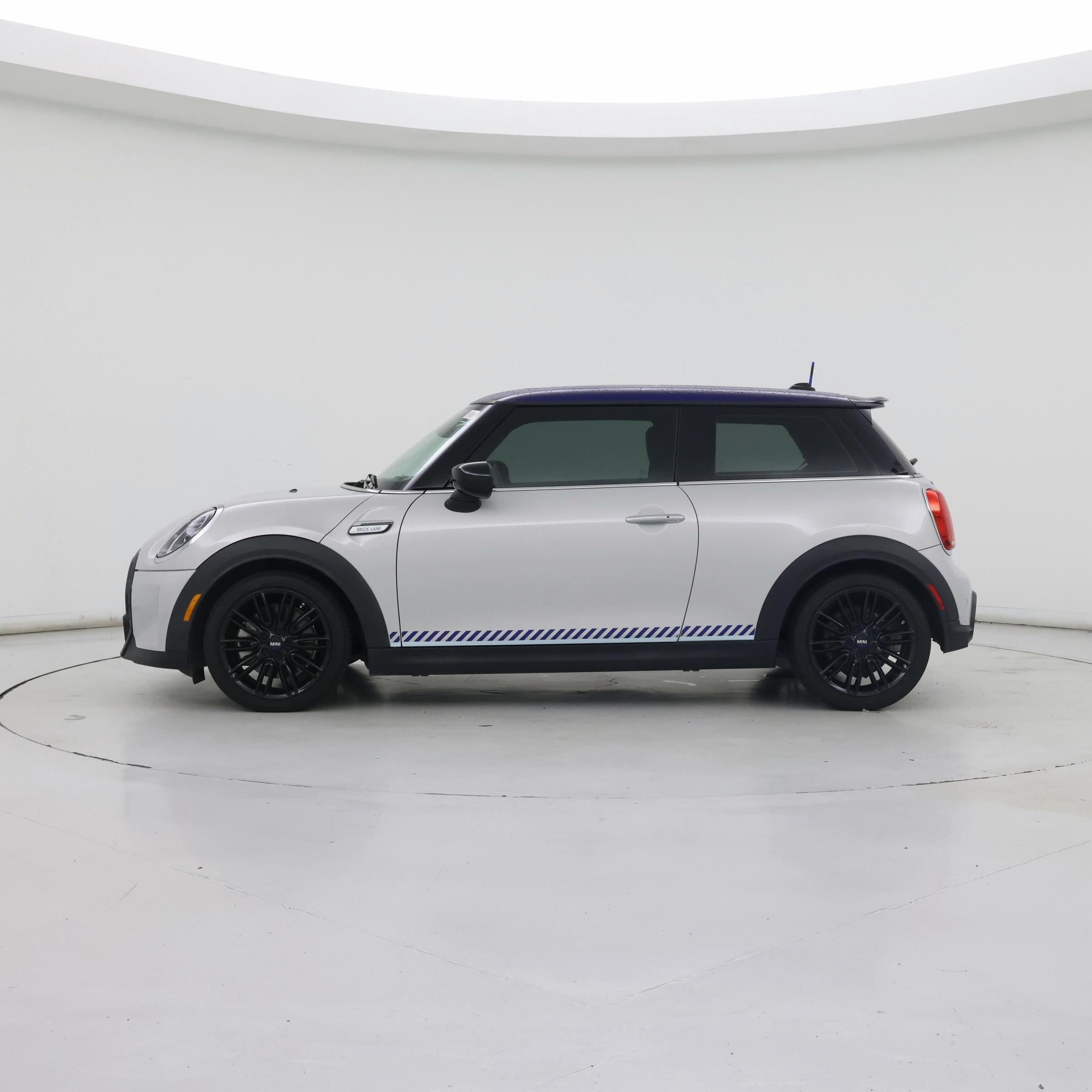 Thumbnail: 2022 MINI Cooper Hardtop - 3