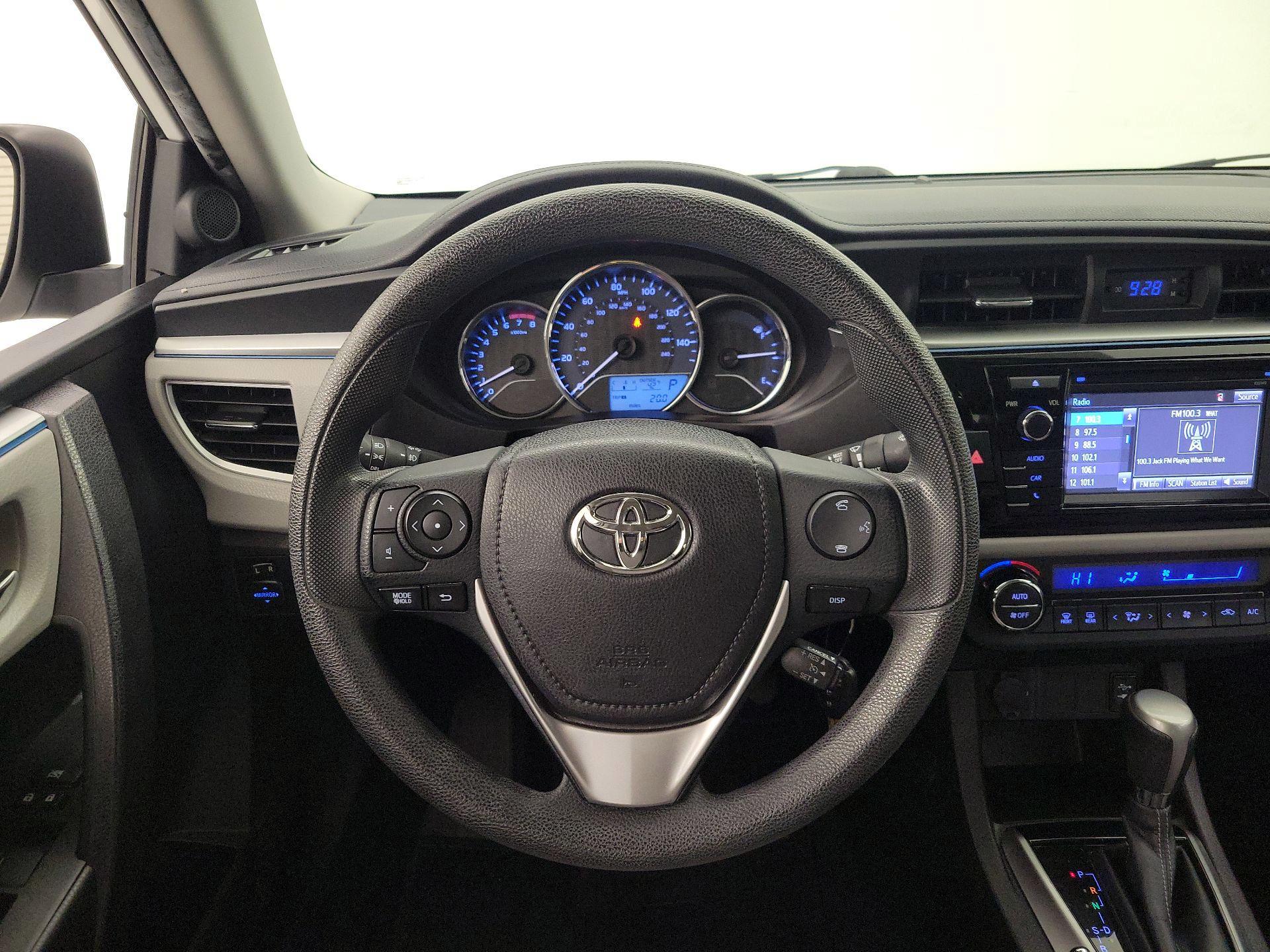 Thumbnail: 2015 Toyota Corolla - 10