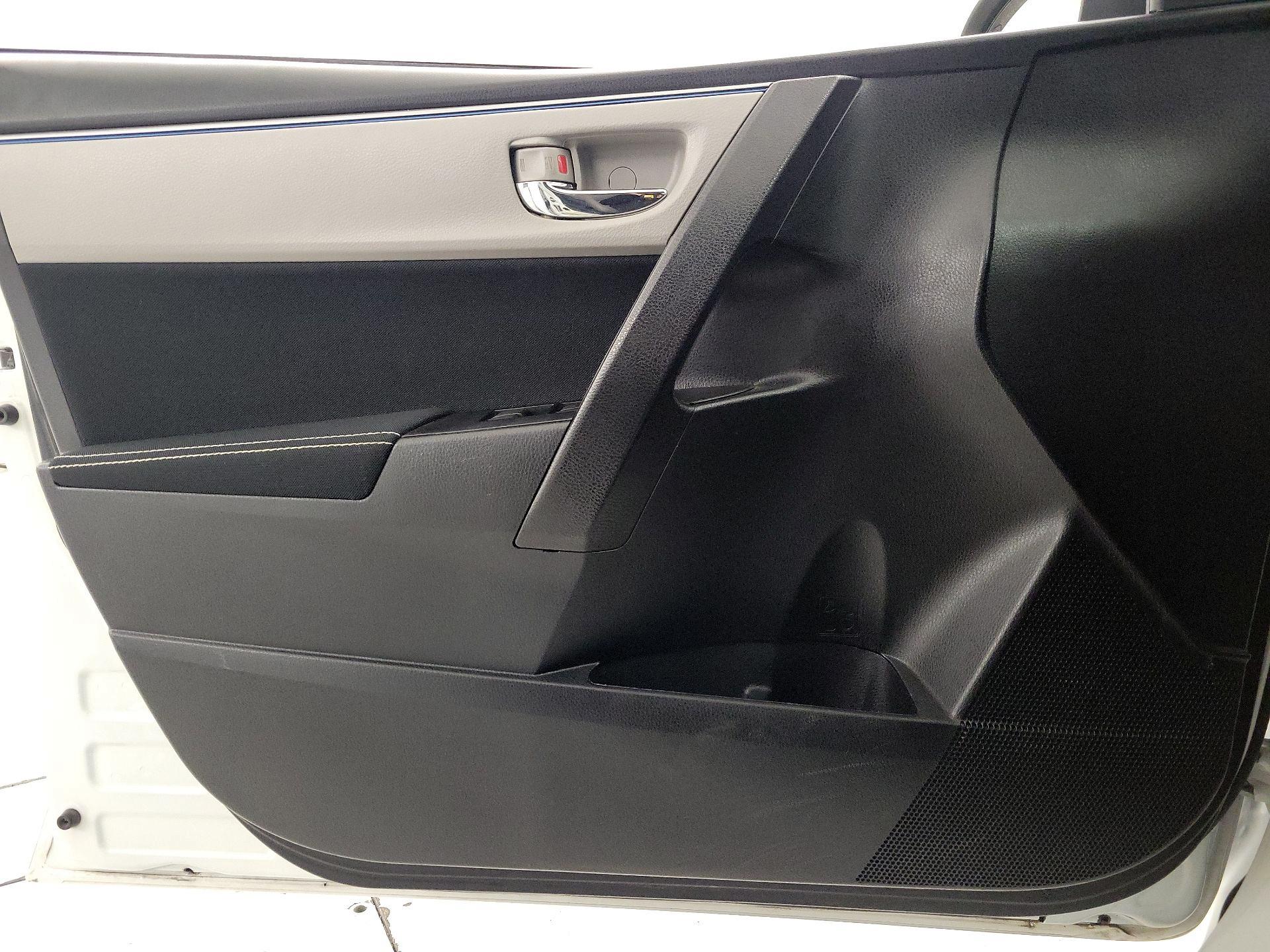 Thumbnail: 2015 Toyota Corolla - 12