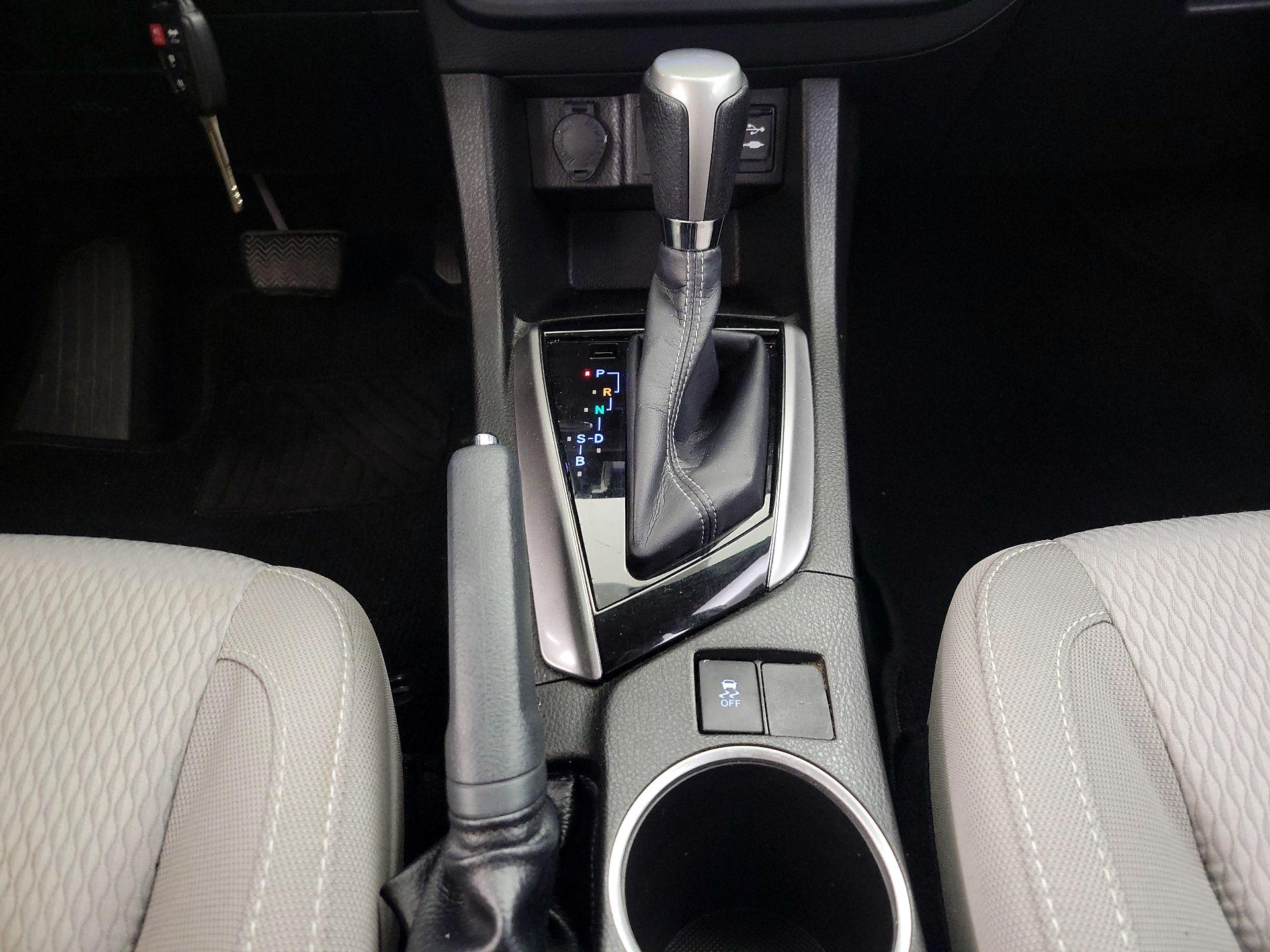 Thumbnail: 2015 Toyota Corolla - 17