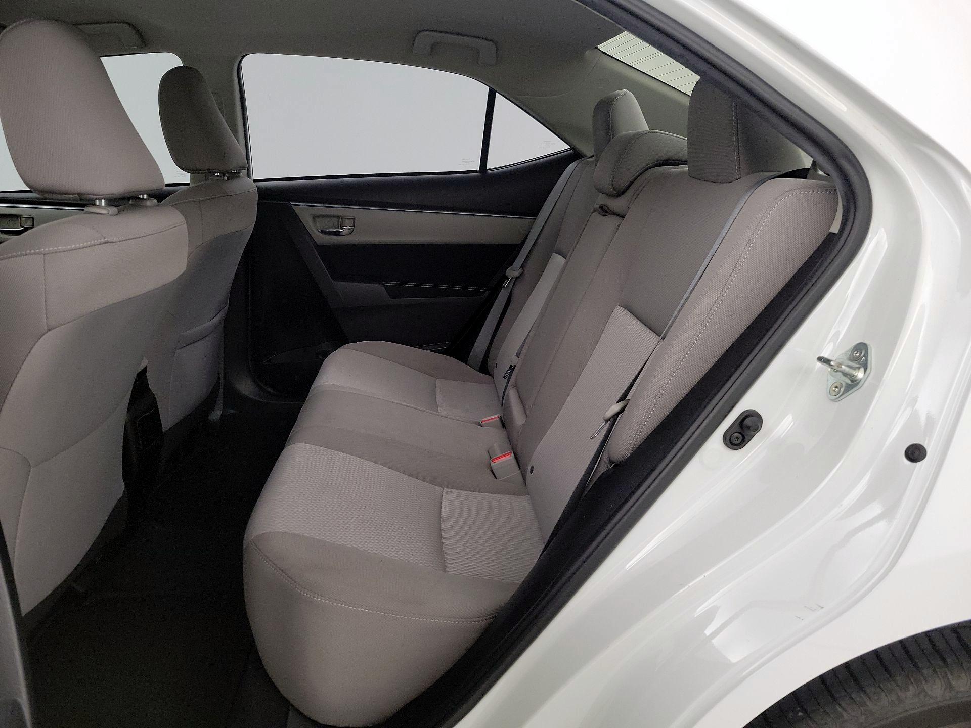 Thumbnail: 2015 Toyota Corolla - 18