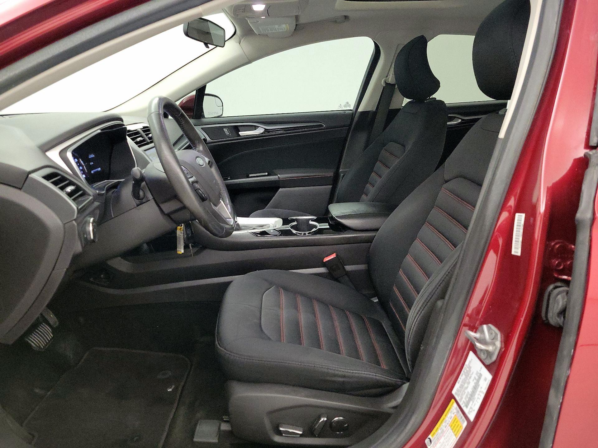 Thumbnail: 2016 Ford Fusion - 11