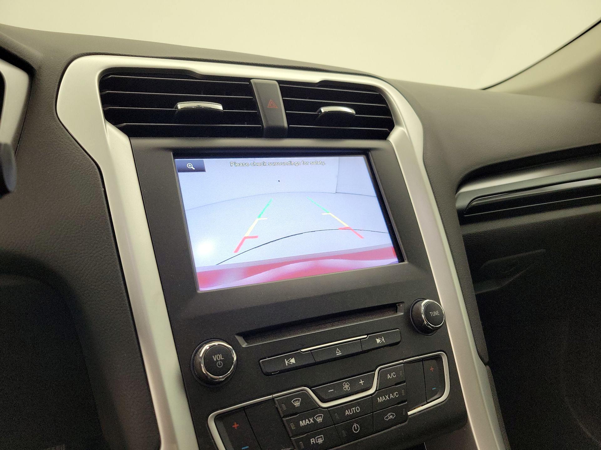 Thumbnail: 2016 Ford Fusion - 14