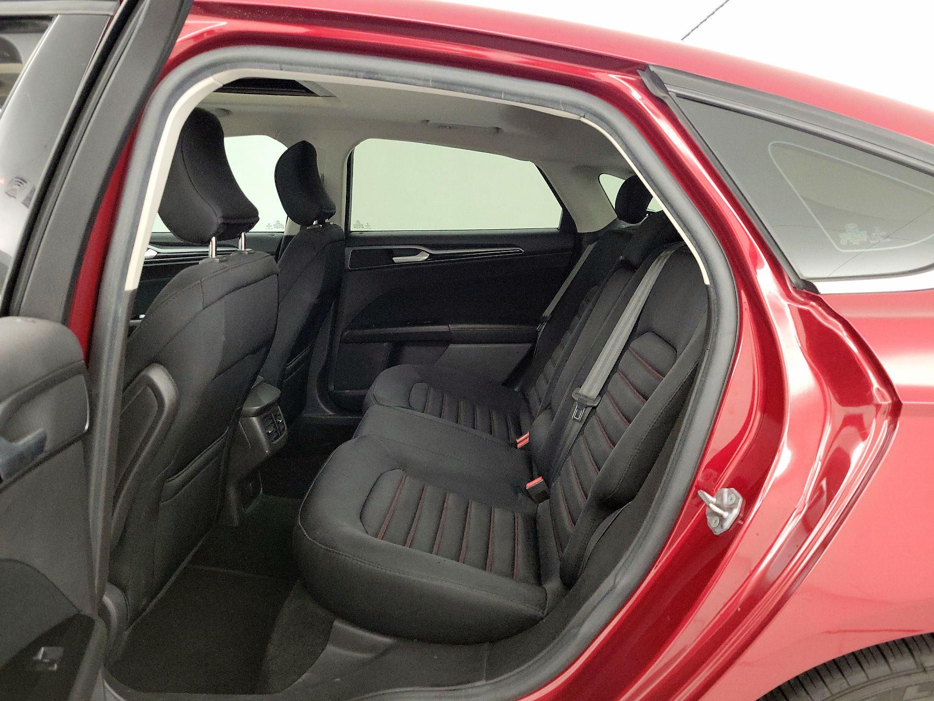 Thumbnail: 2016 Ford Fusion - 19