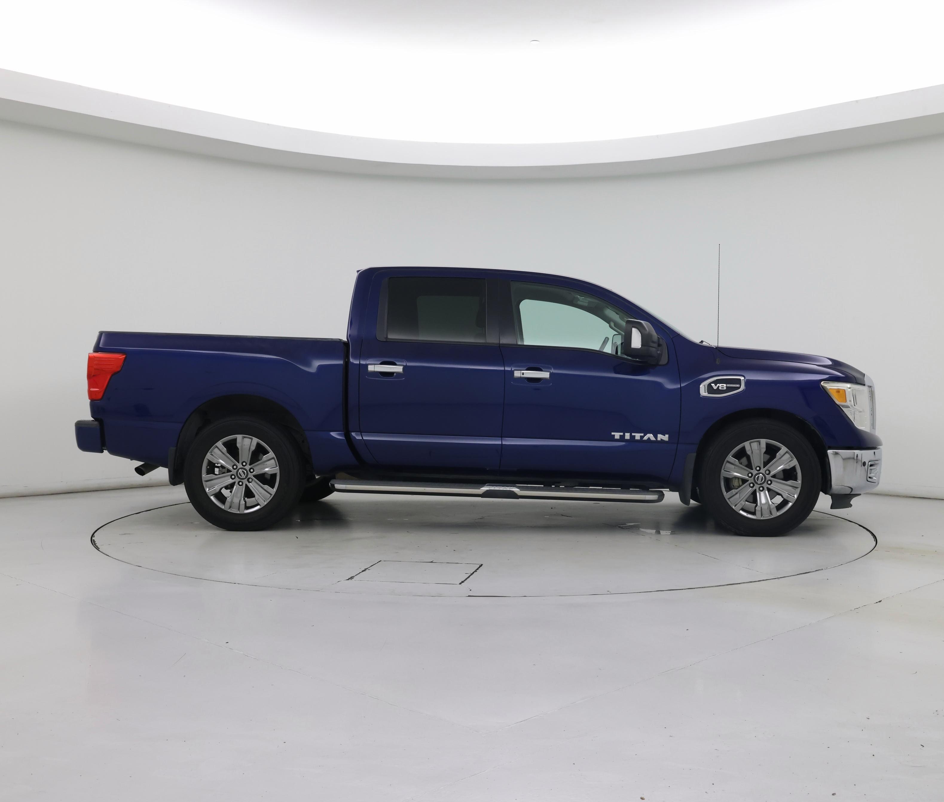 Thumbnail: 2017 Nissan Titan - 7