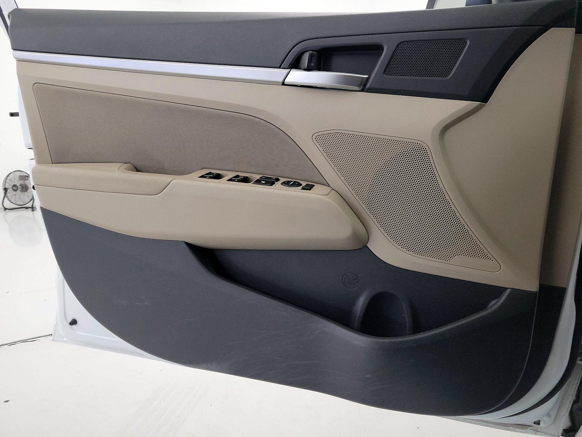 Thumbnail: 2019 Hyundai Elantra - 12