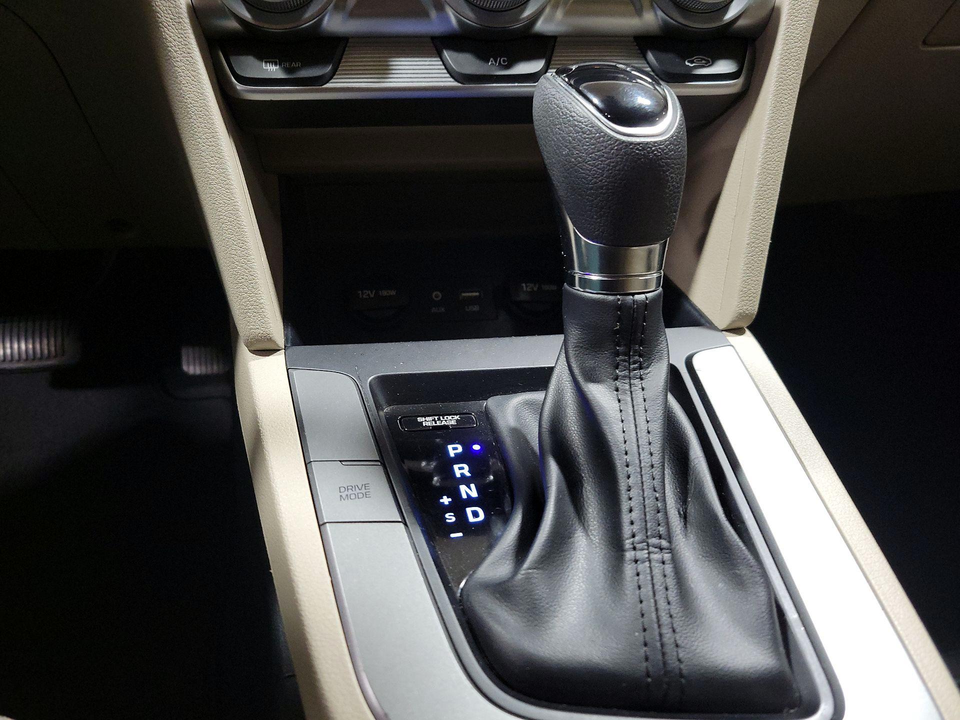 Thumbnail: 2019 Hyundai Elantra - 17