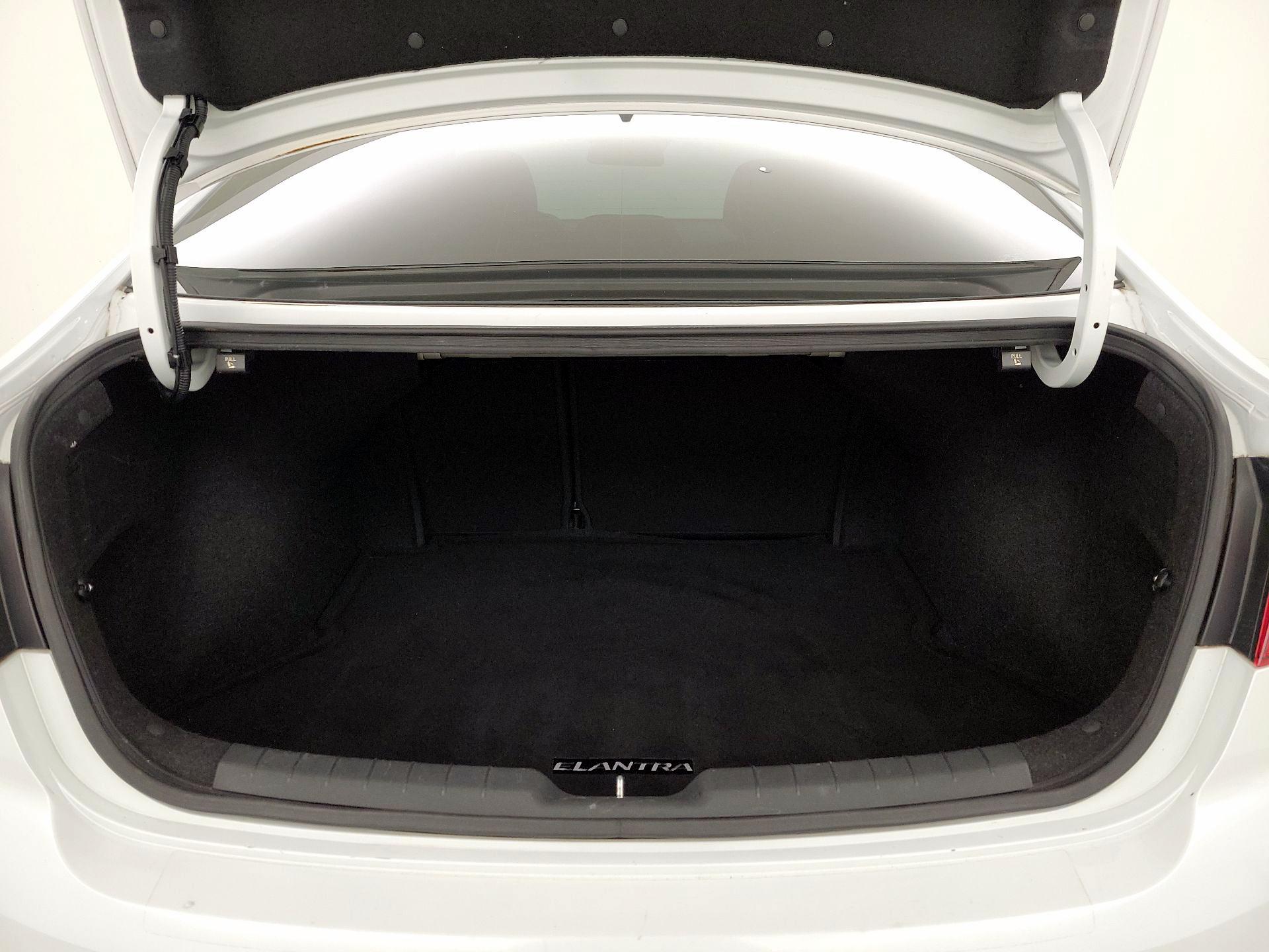 Thumbnail: 2019 Hyundai Elantra - 19