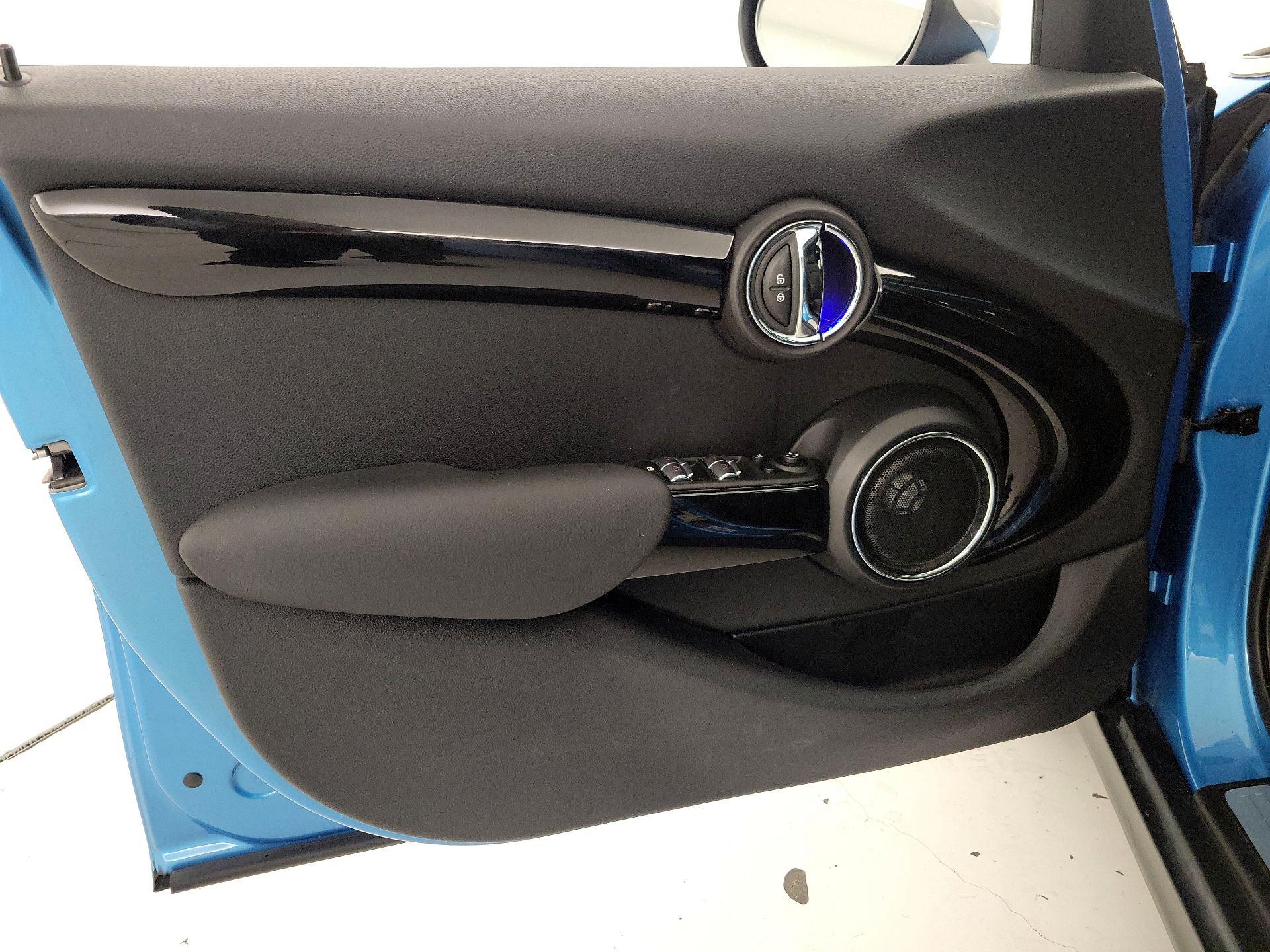 Thumbnail: 2019 MINI Cooper Hardtop - 12