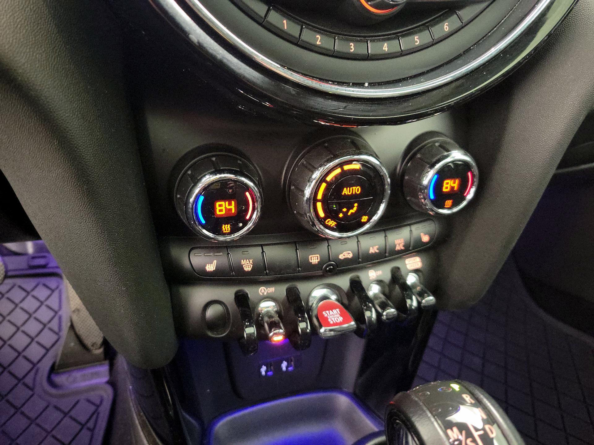 Thumbnail: 2019 MINI Cooper Hardtop - 17