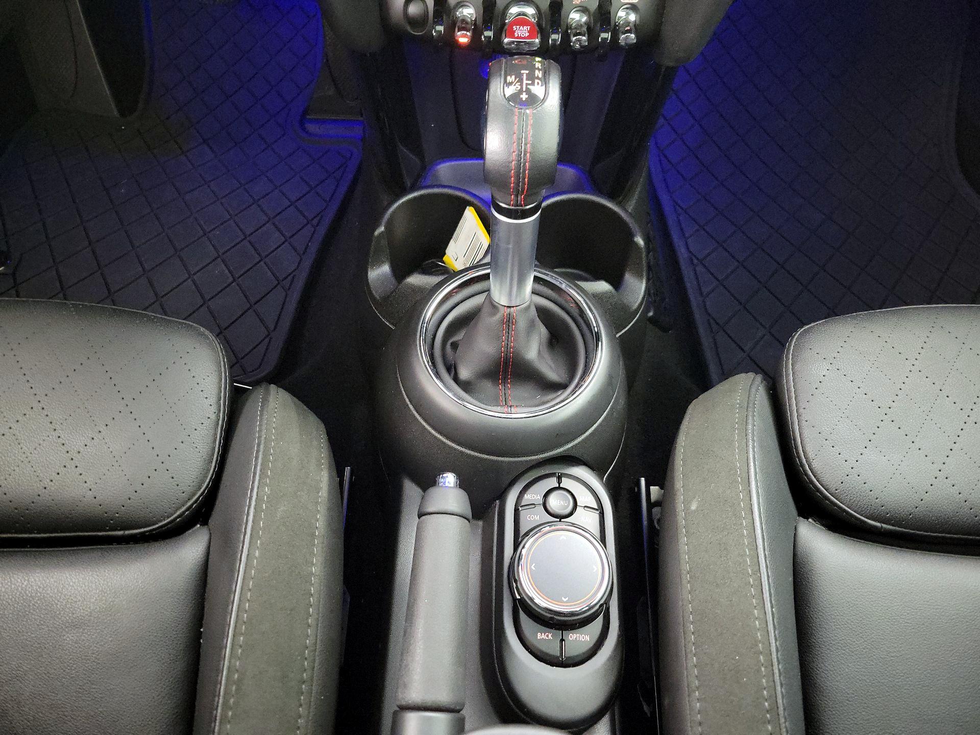 Thumbnail: 2019 MINI Cooper Hardtop - 18