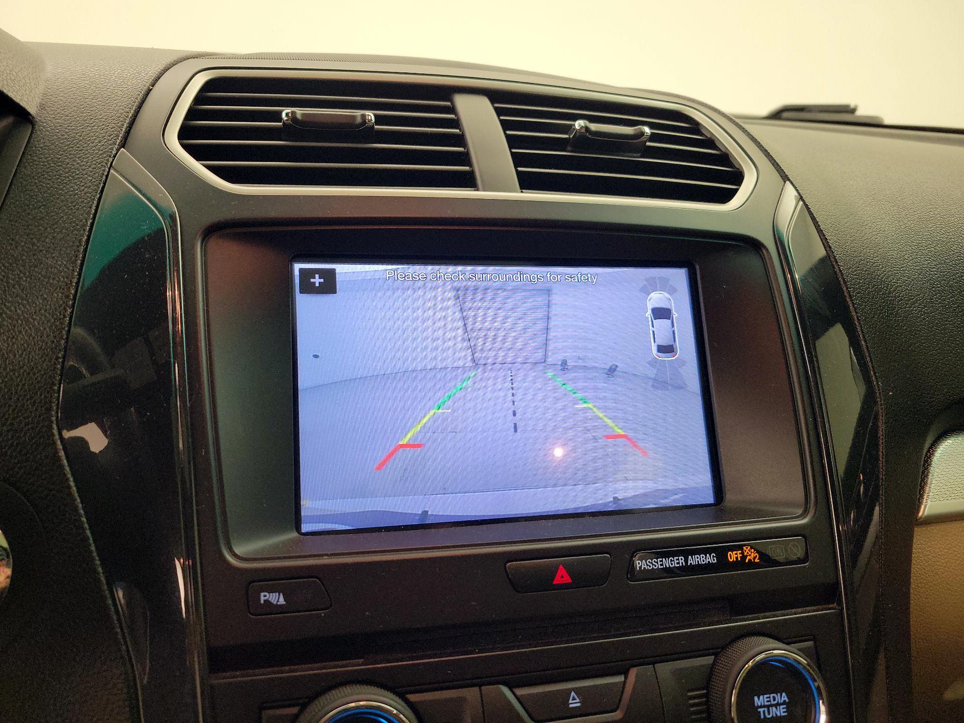 Thumbnail: 2017 Ford Explorer - 15