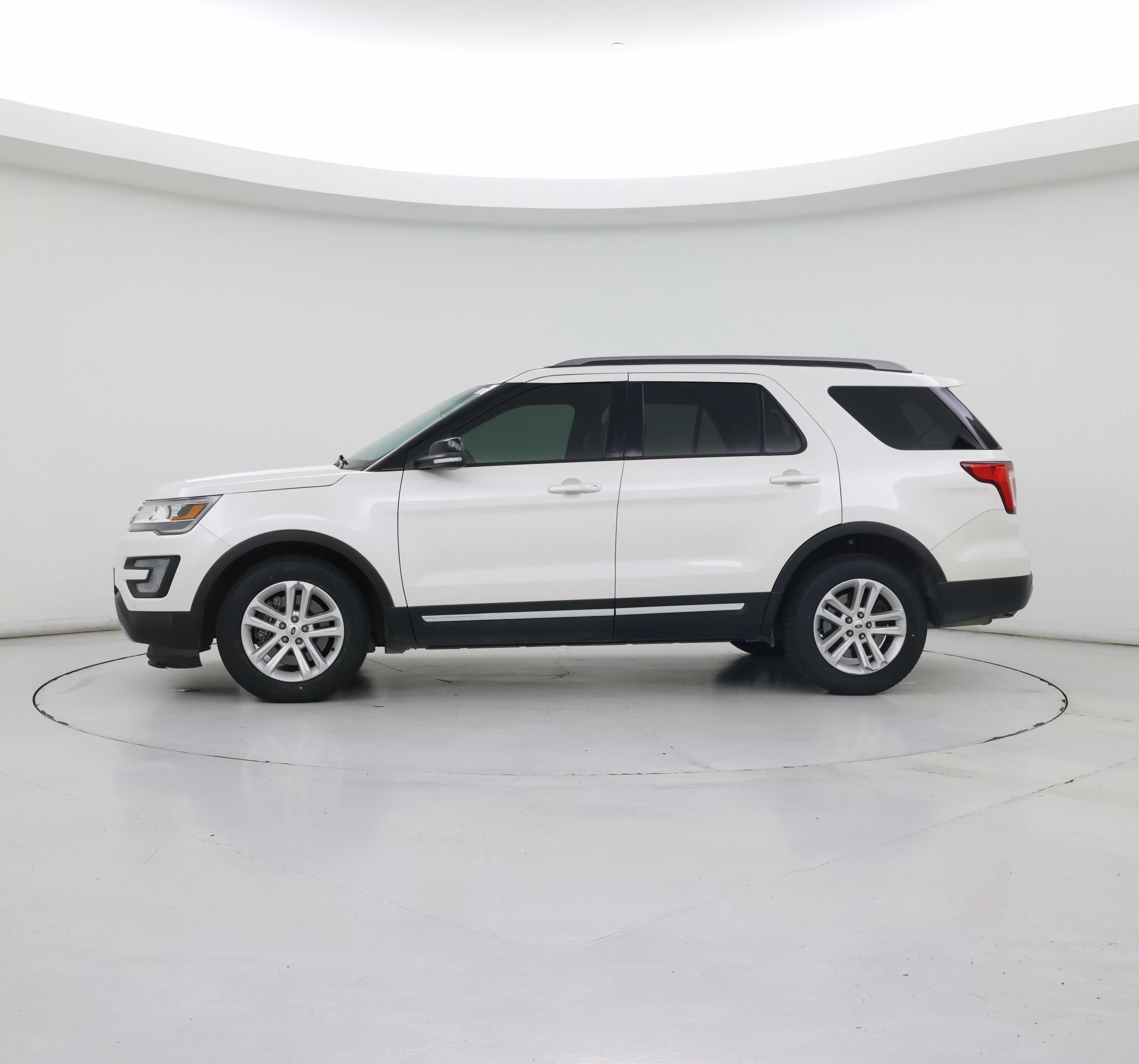 Thumbnail: 2017 Ford Explorer - 3