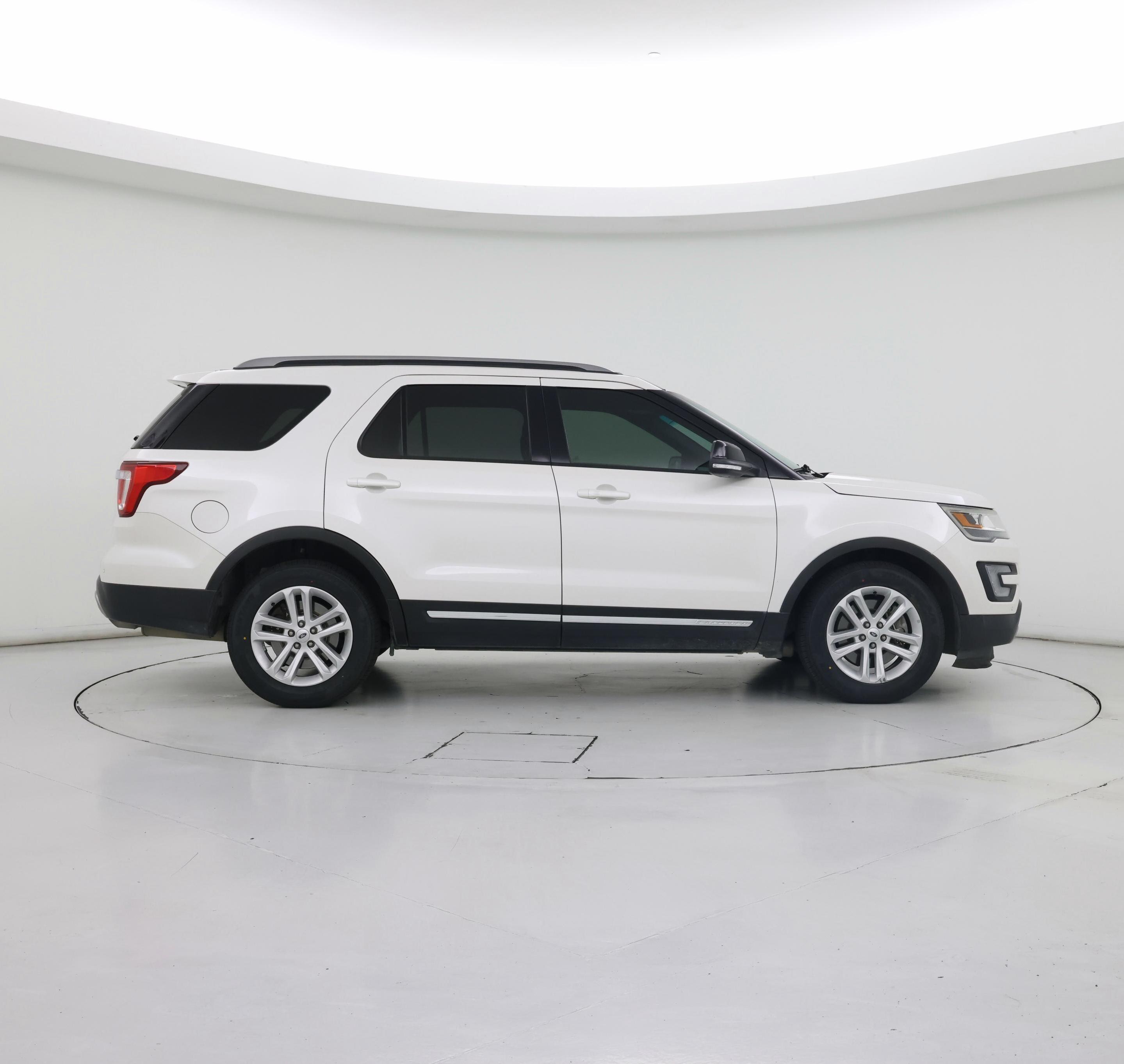 Thumbnail: 2017 Ford Explorer - 7