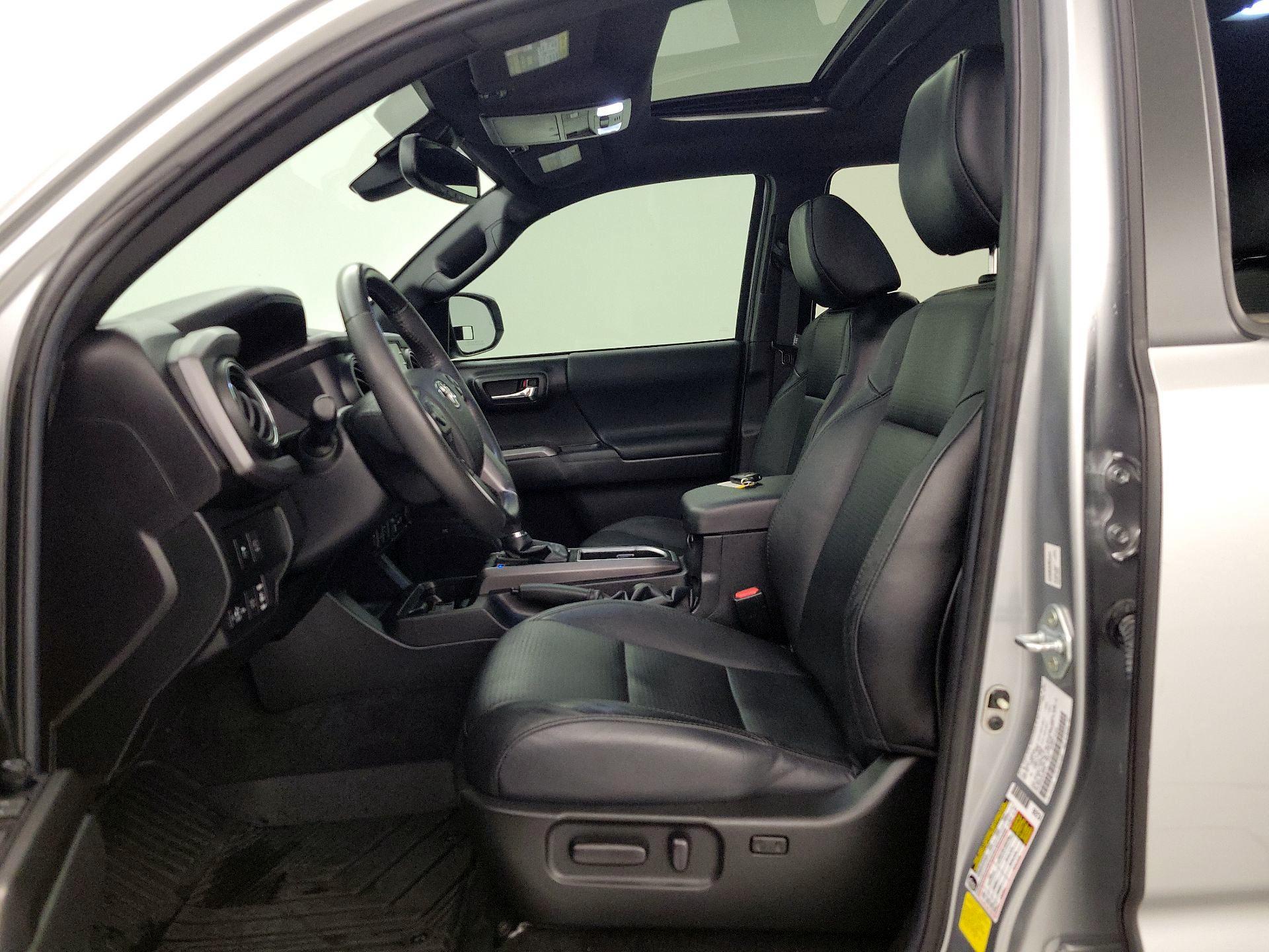 Thumbnail: 2022 Toyota Tacoma - 11