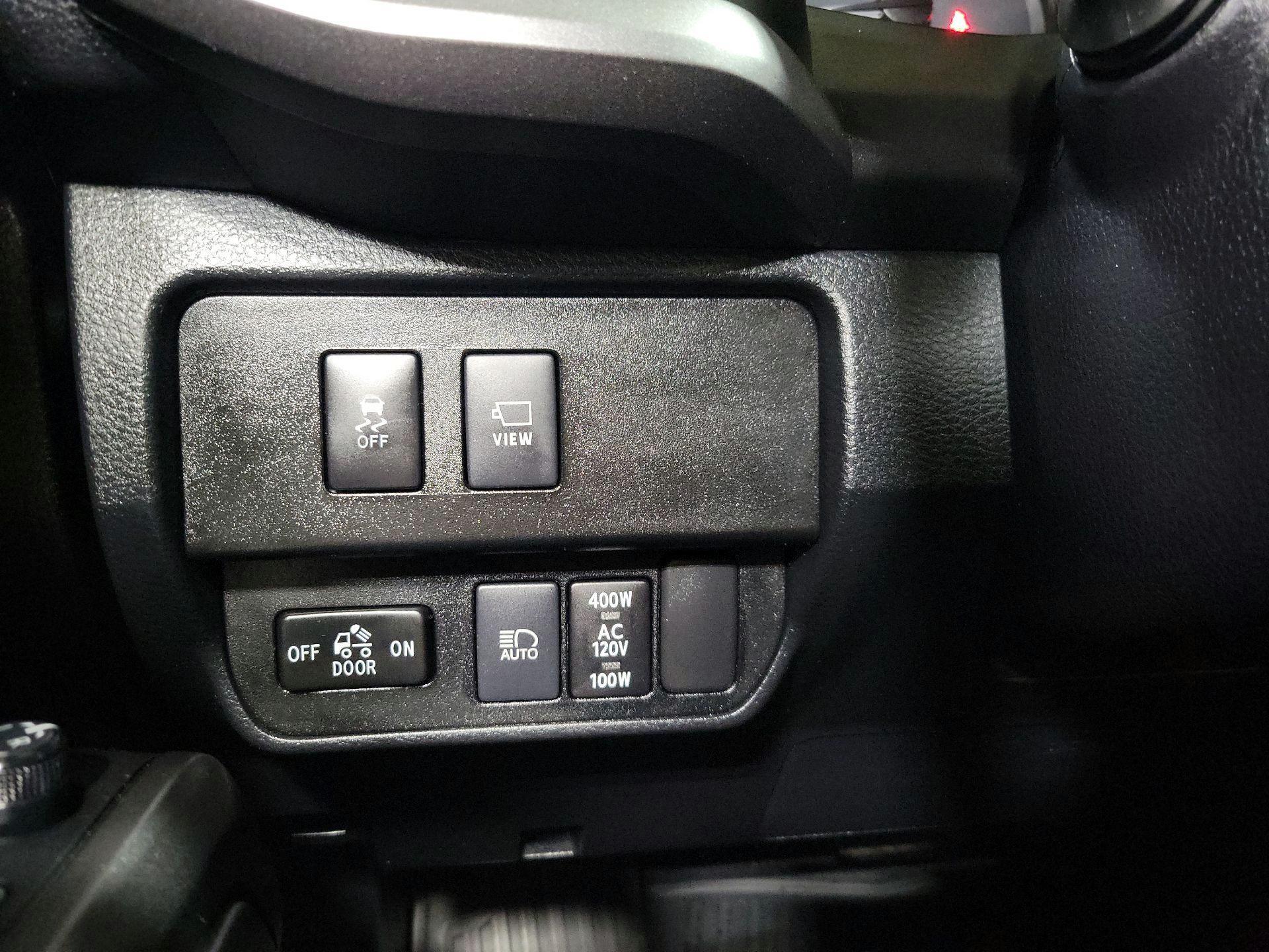 Thumbnail: 2022 Toyota Tacoma - 13