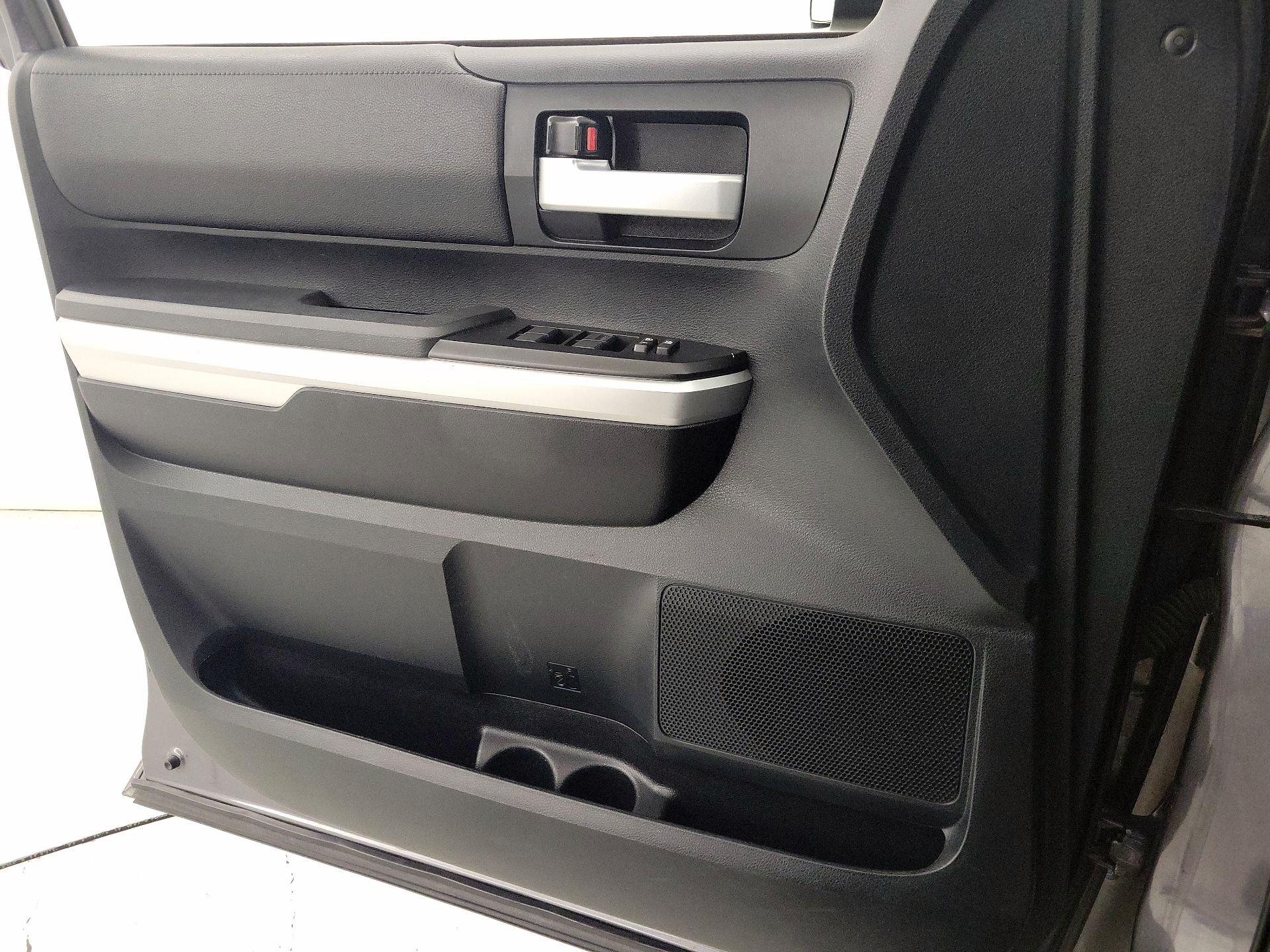 Thumbnail: 2016 Toyota Tundra - 12