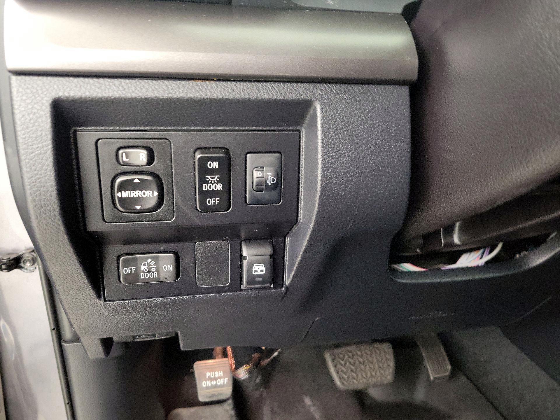 Thumbnail: 2016 Toyota Tundra - 13