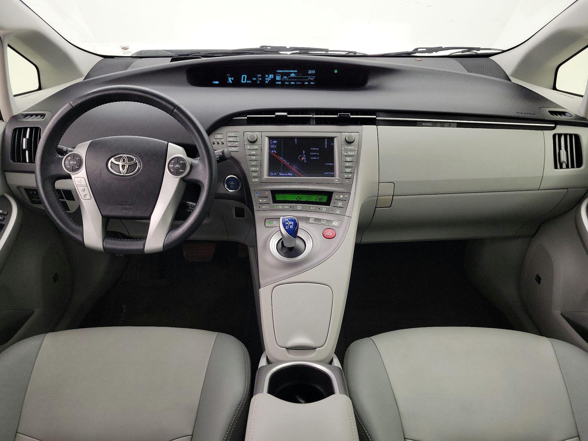Thumbnail: 2015 Toyota Prius - 9