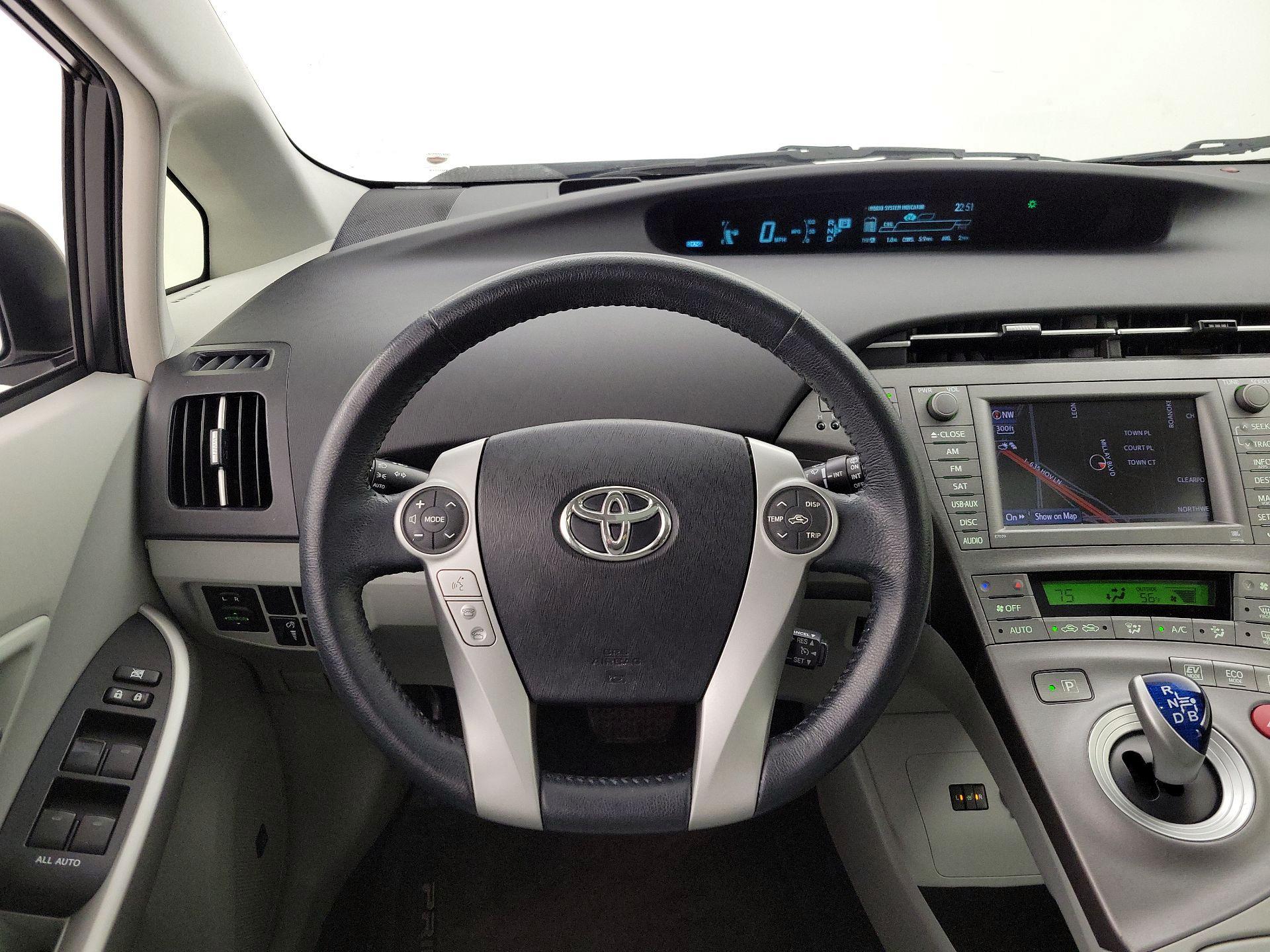 Thumbnail: 2015 Toyota Prius - 10