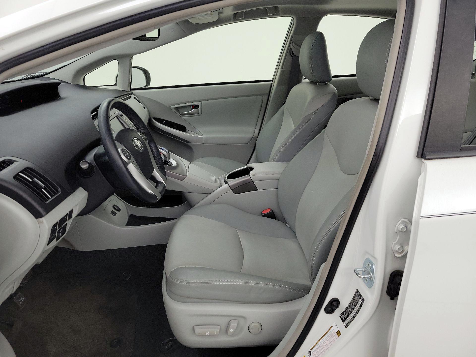 Thumbnail: 2015 Toyota Prius - 11