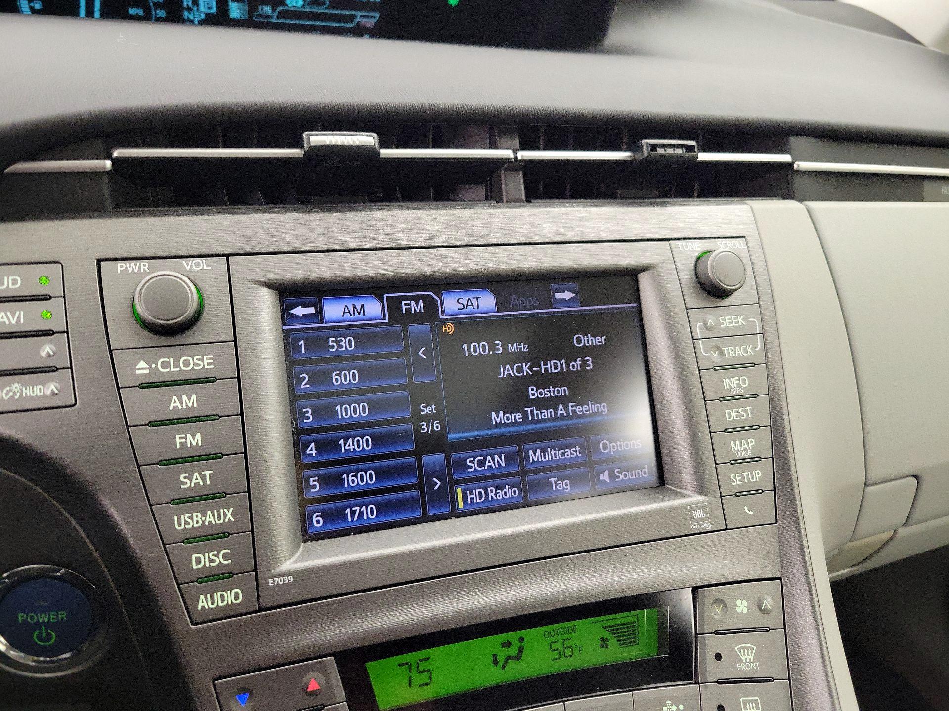 Thumbnail: 2015 Toyota Prius - 16