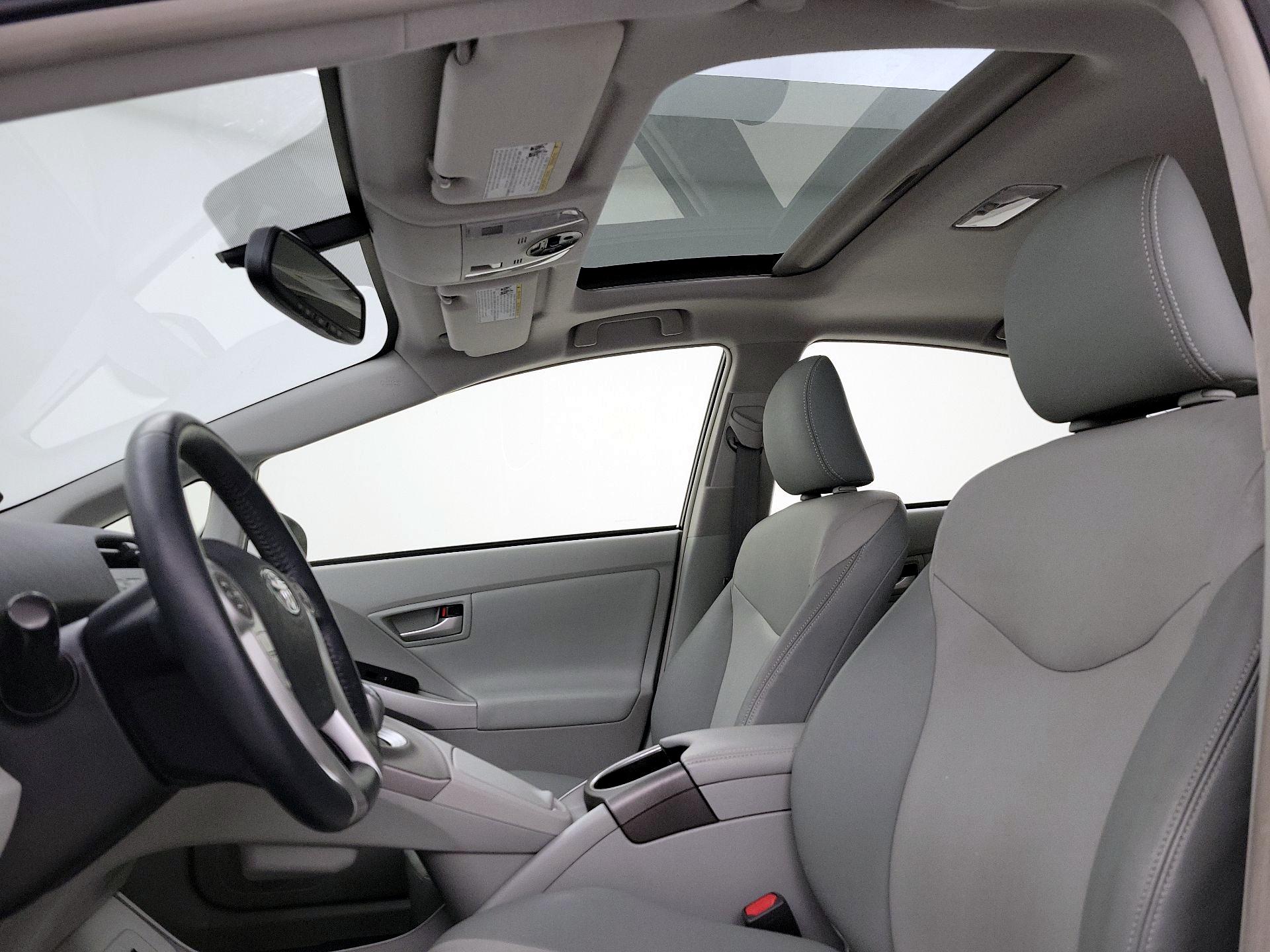 Thumbnail: 2015 Toyota Prius - 19