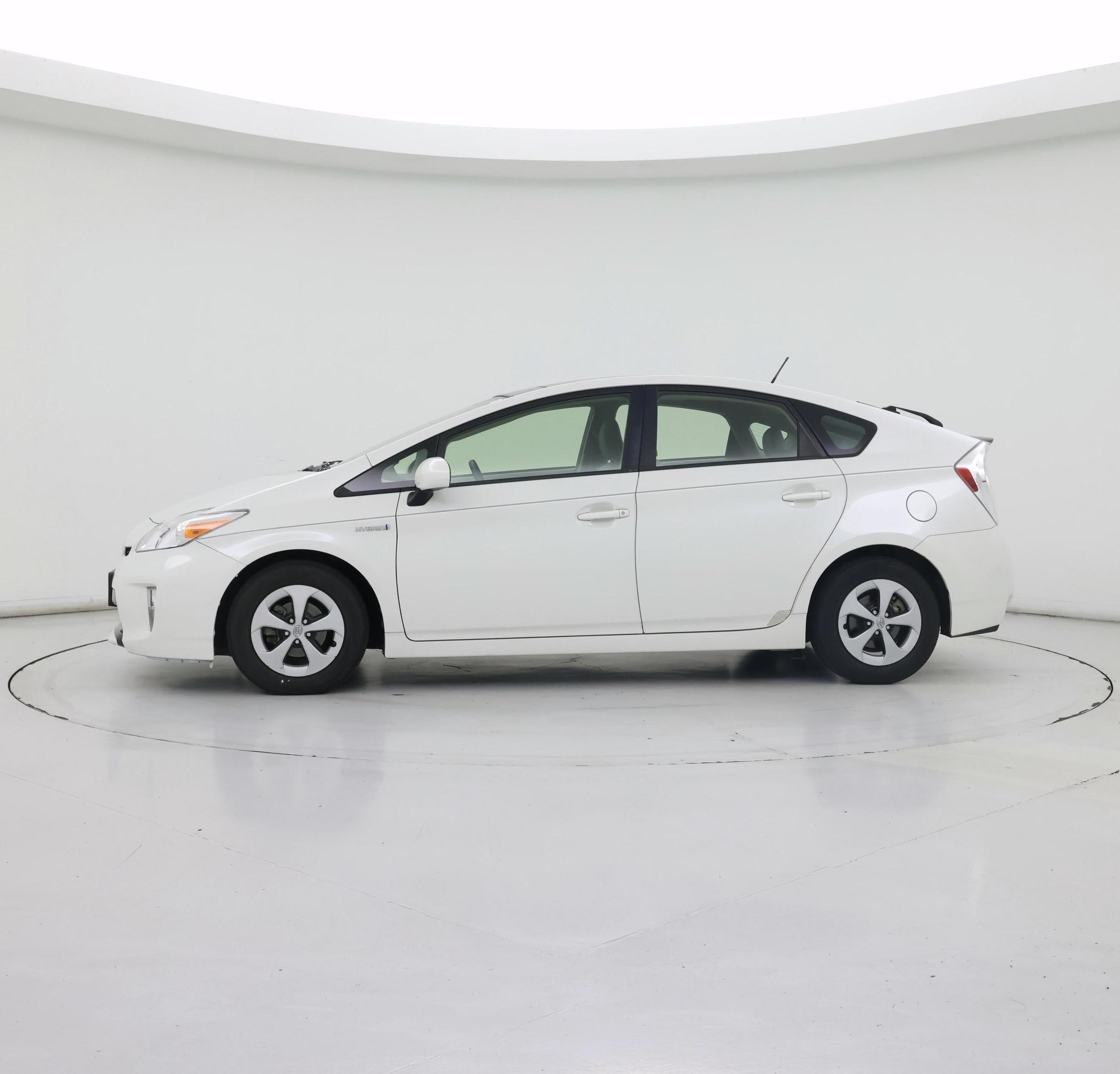 Thumbnail: 2015 Toyota Prius - 3
