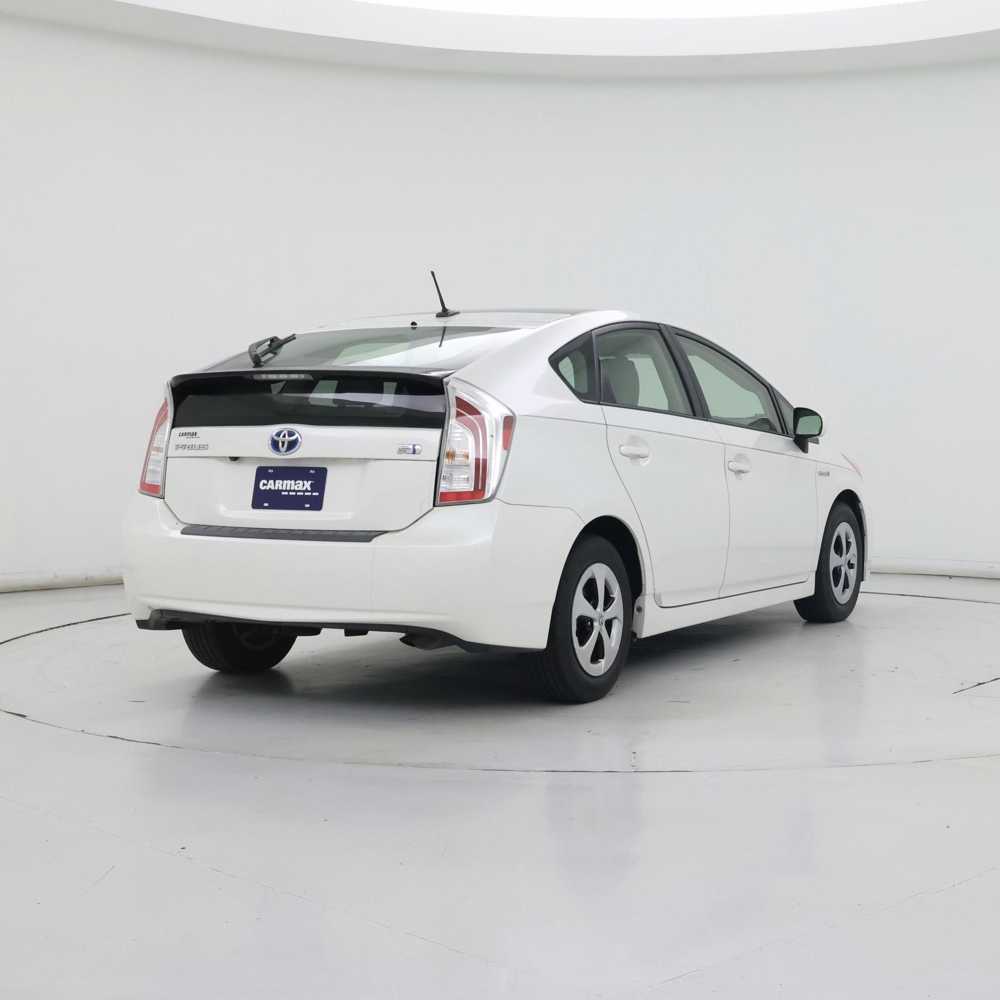 Thumbnail: 2015 Toyota Prius - 8
