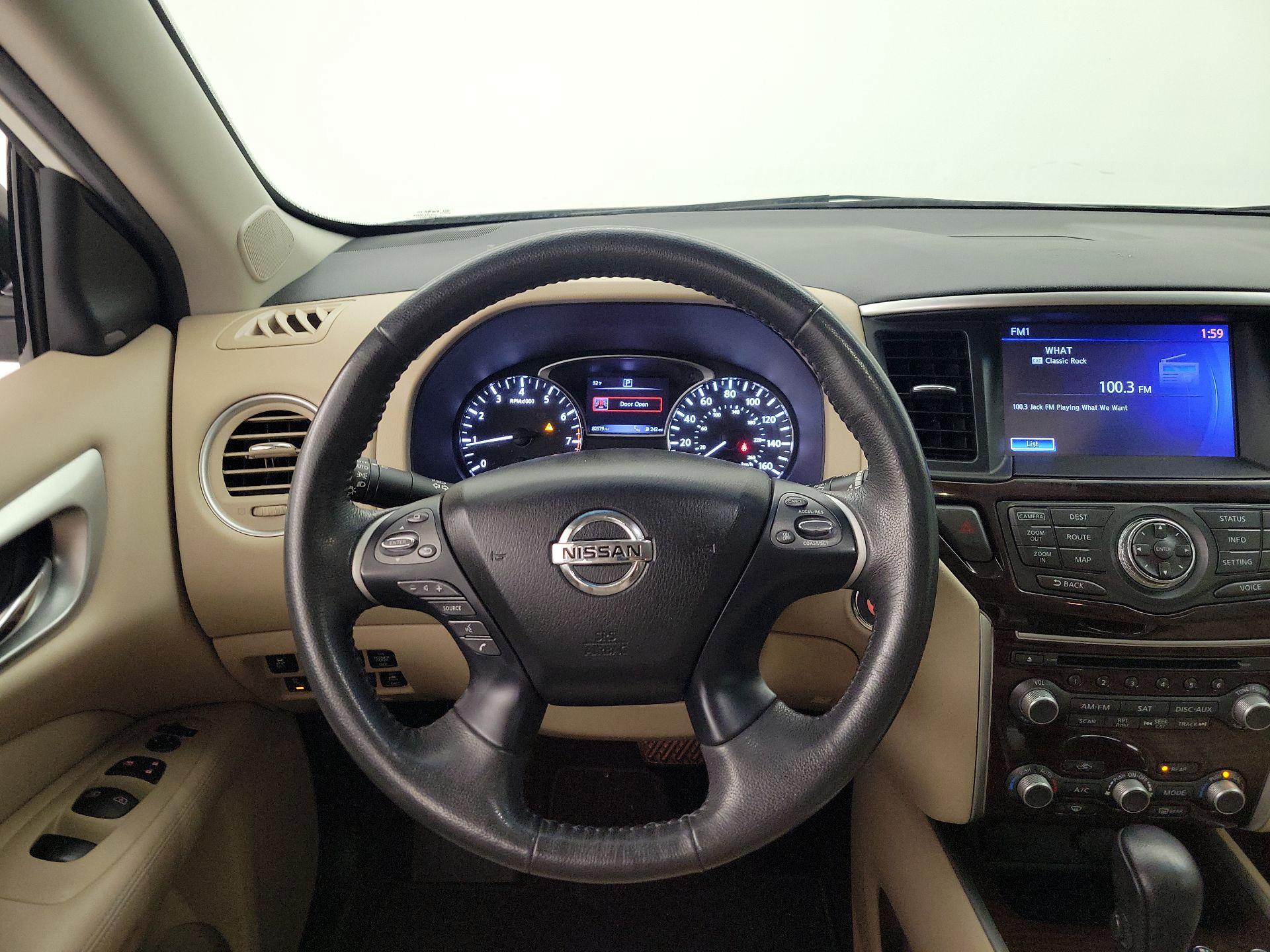 Thumbnail: 2016 Nissan Pathfinder - 10
