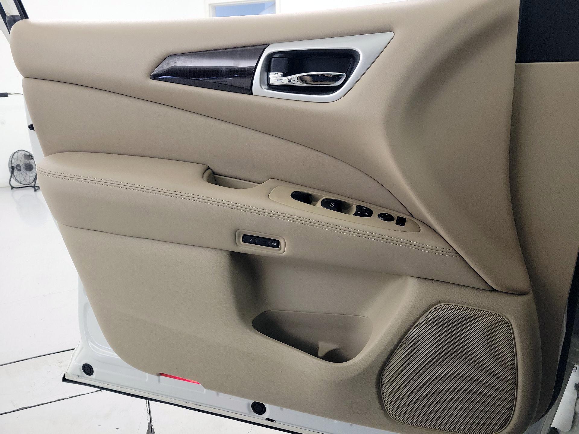 Thumbnail: 2016 Nissan Pathfinder - 12