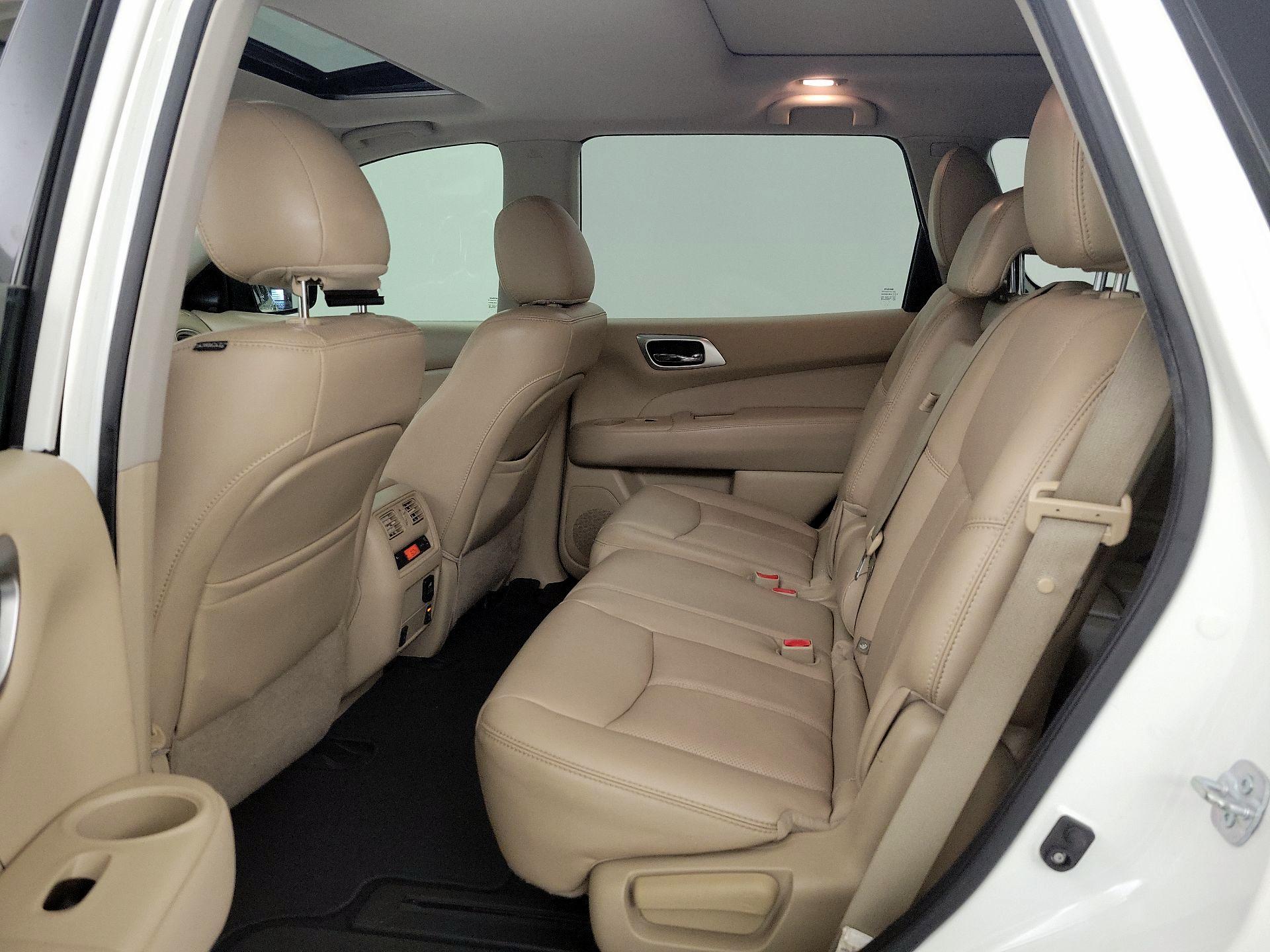 Thumbnail: 2016 Nissan Pathfinder - 19