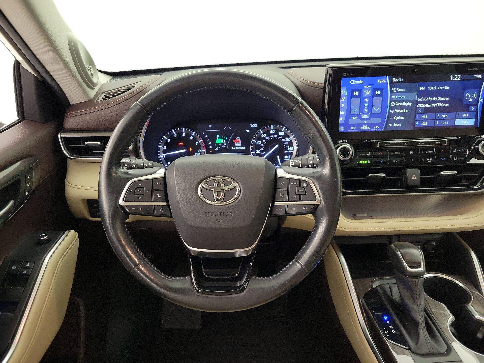 Thumbnail: 2020 Toyota Highlander - 10