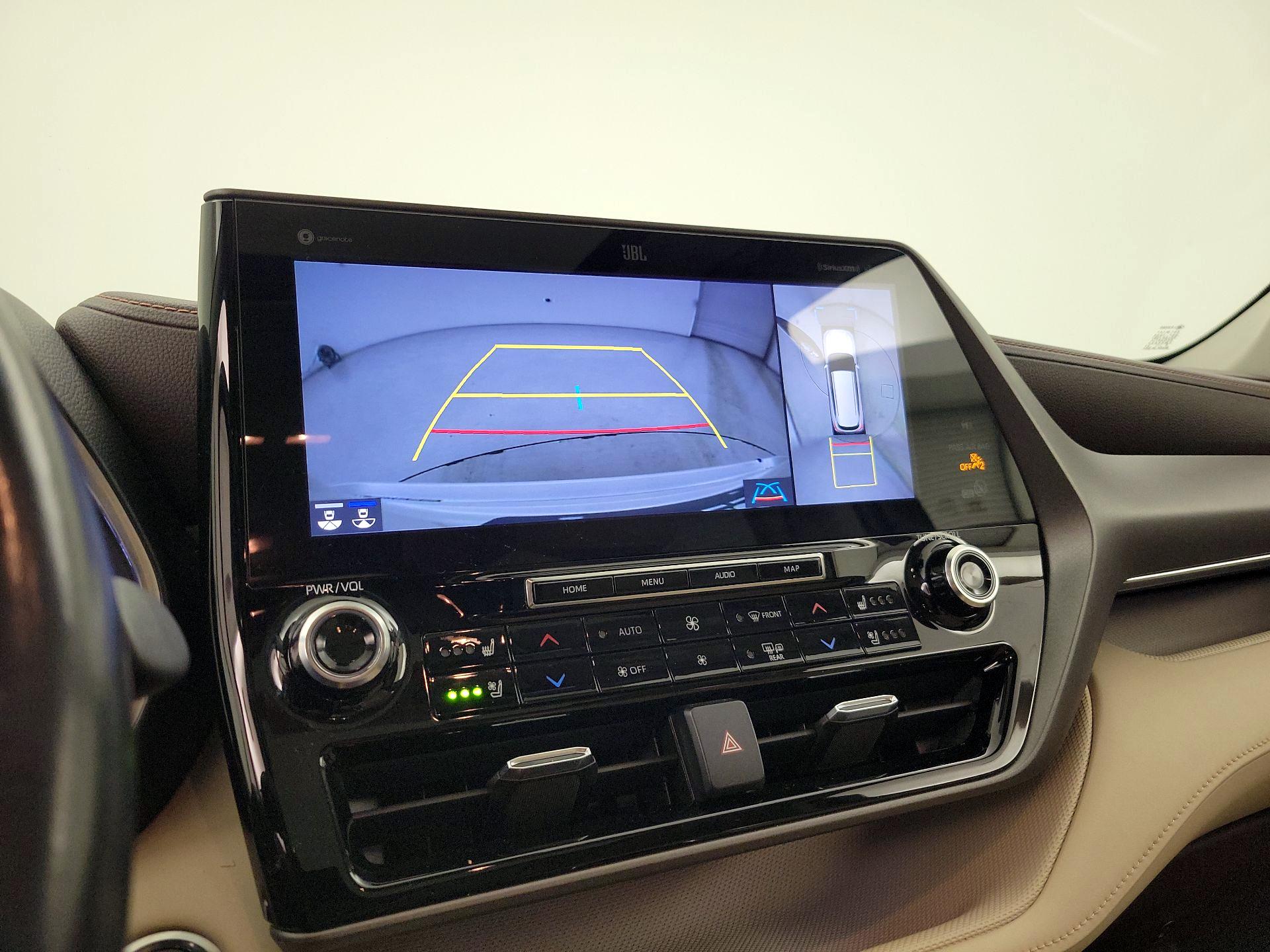 Thumbnail: 2020 Toyota Highlander - 14