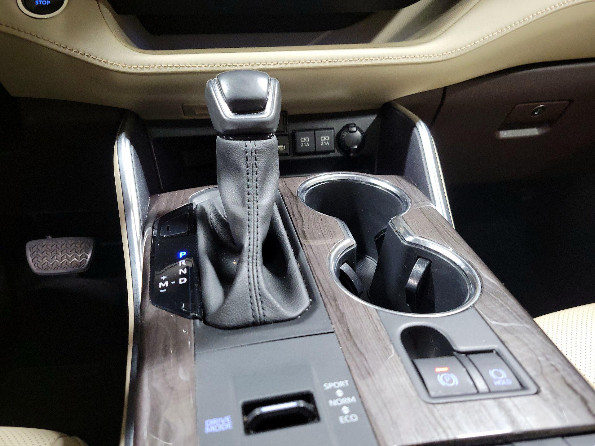 Thumbnail: 2020 Toyota Highlander - 17