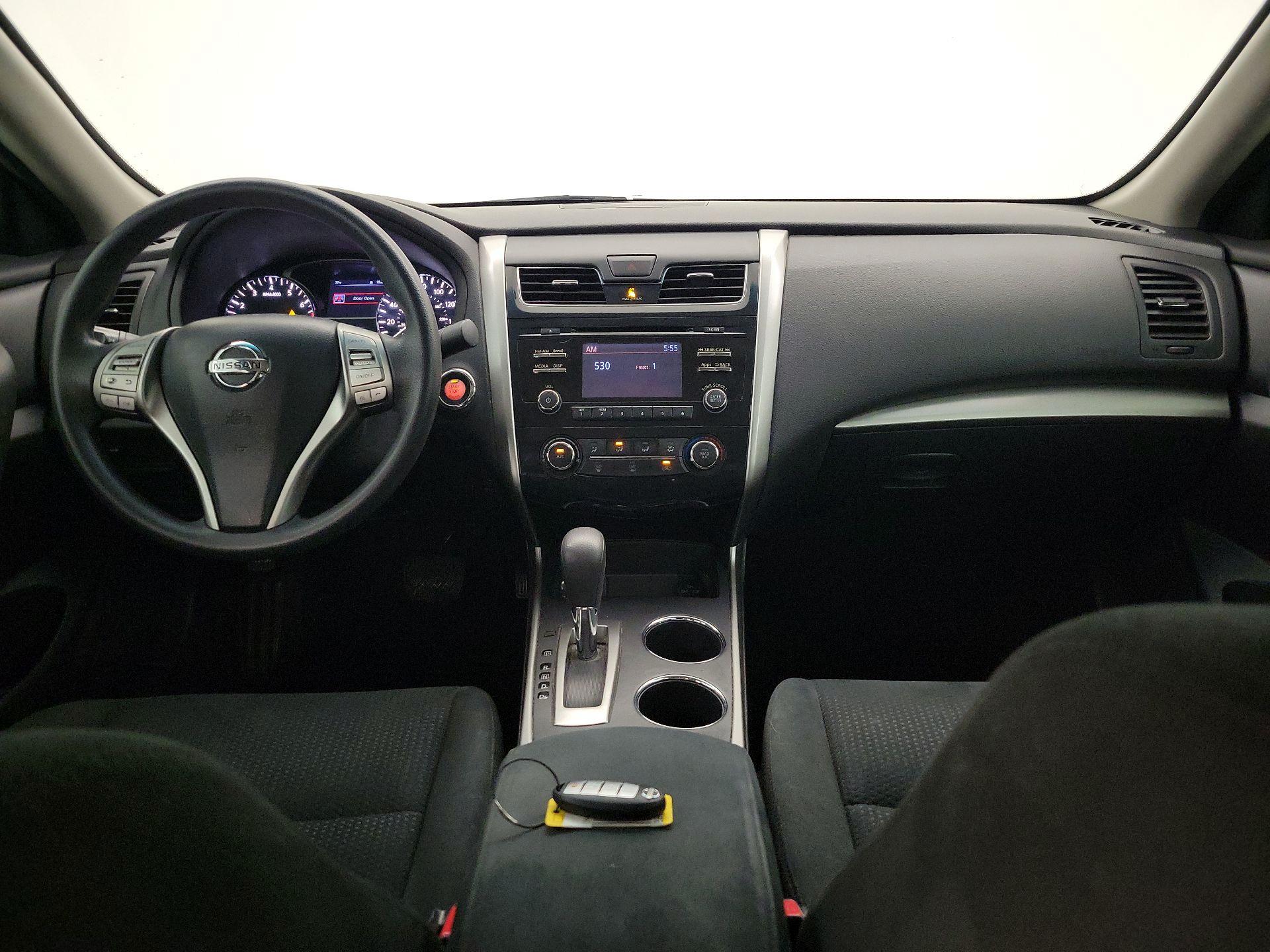 Thumbnail: 2015 Nissan Altima - 9