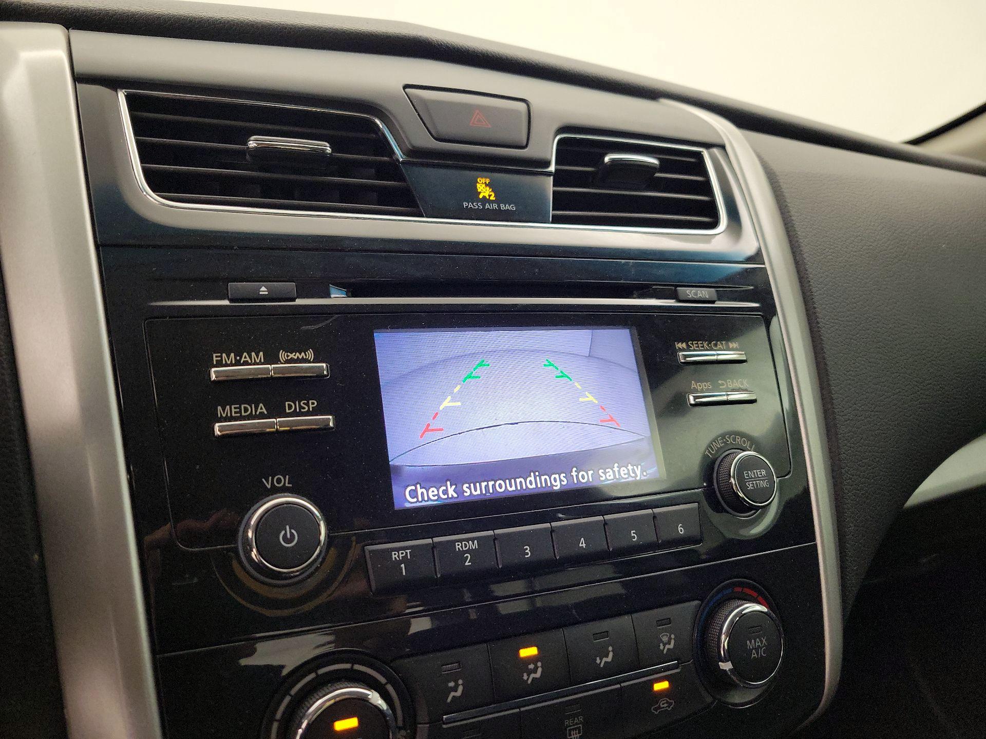 Thumbnail: 2015 Nissan Altima - 14