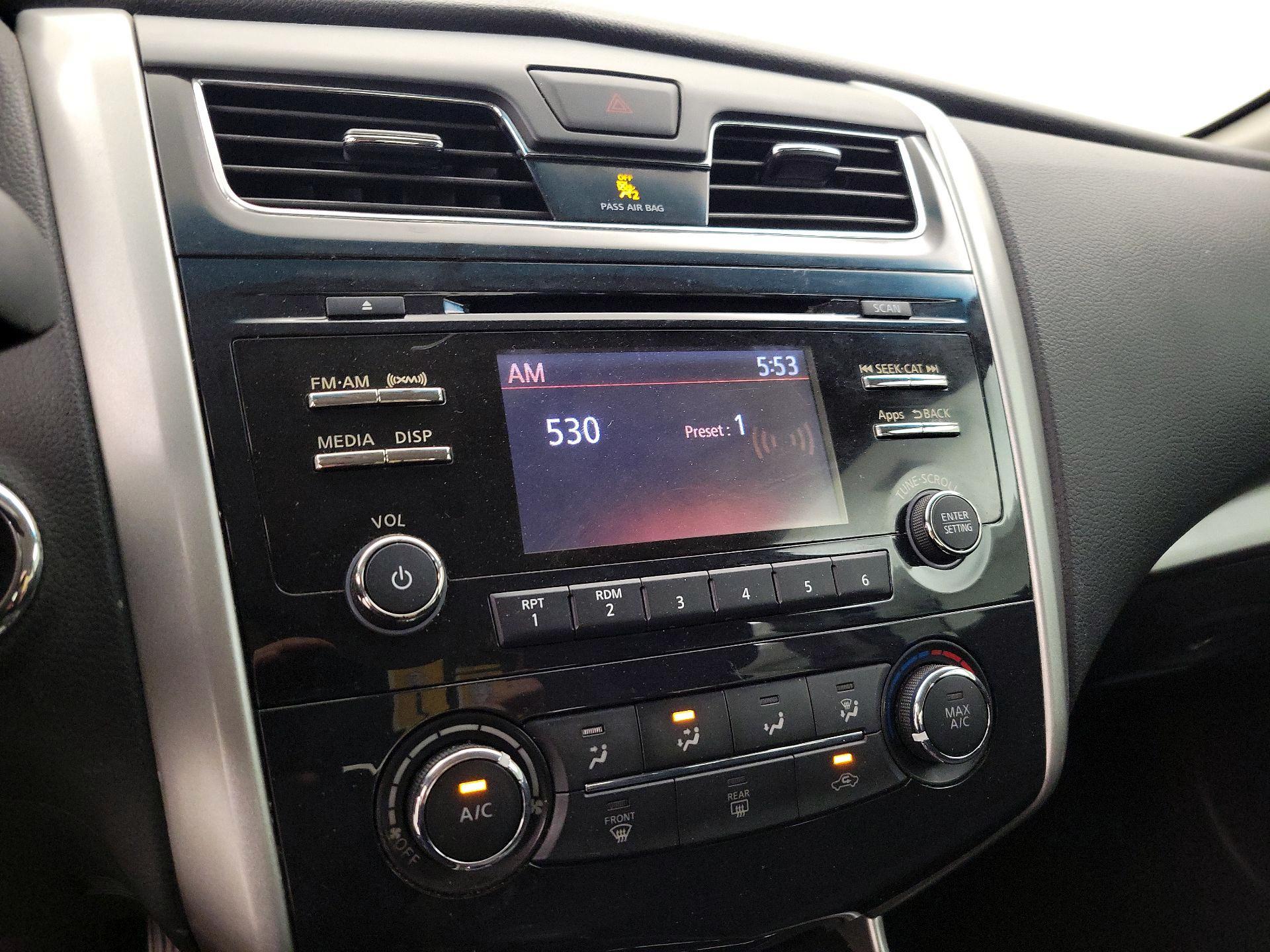 Thumbnail: 2015 Nissan Altima - 15