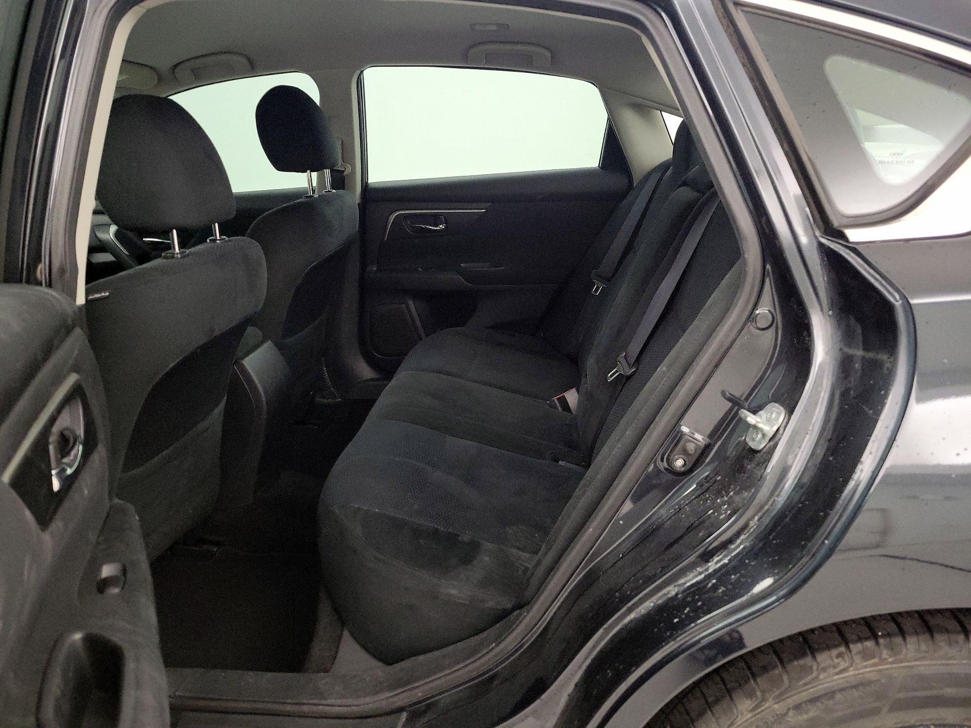 Thumbnail: 2015 Nissan Altima - 18