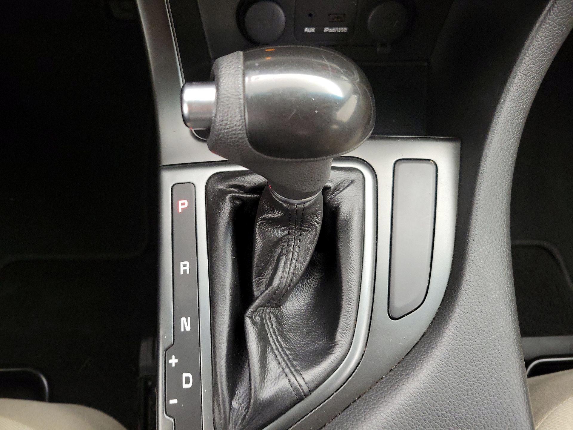 Thumbnail: 2014 Kia Optima - 16