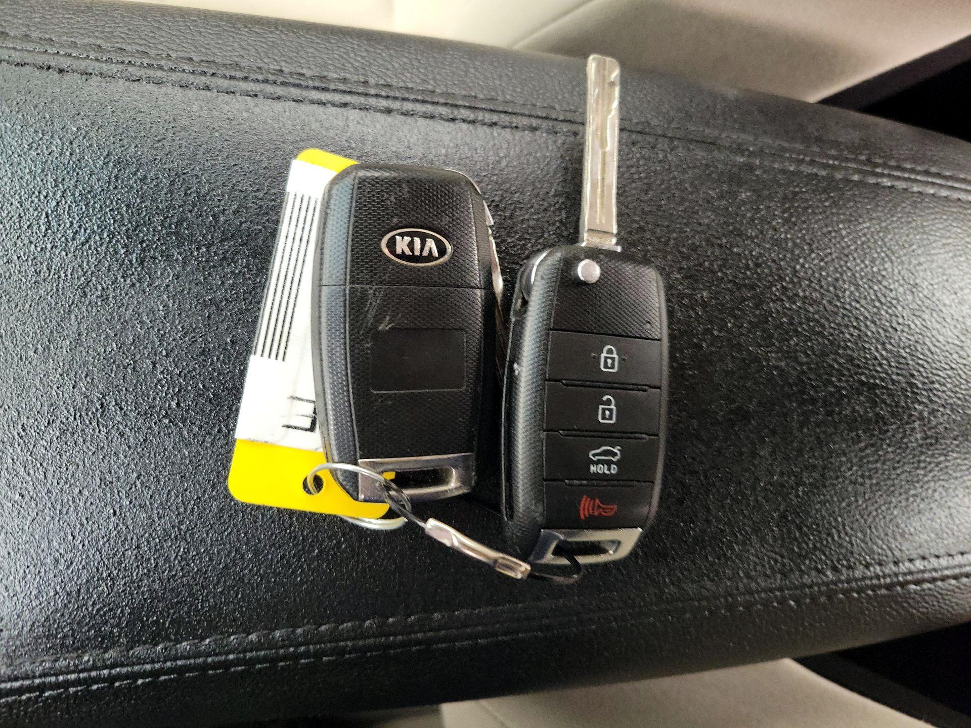 Thumbnail: 2014 Kia Optima - 20