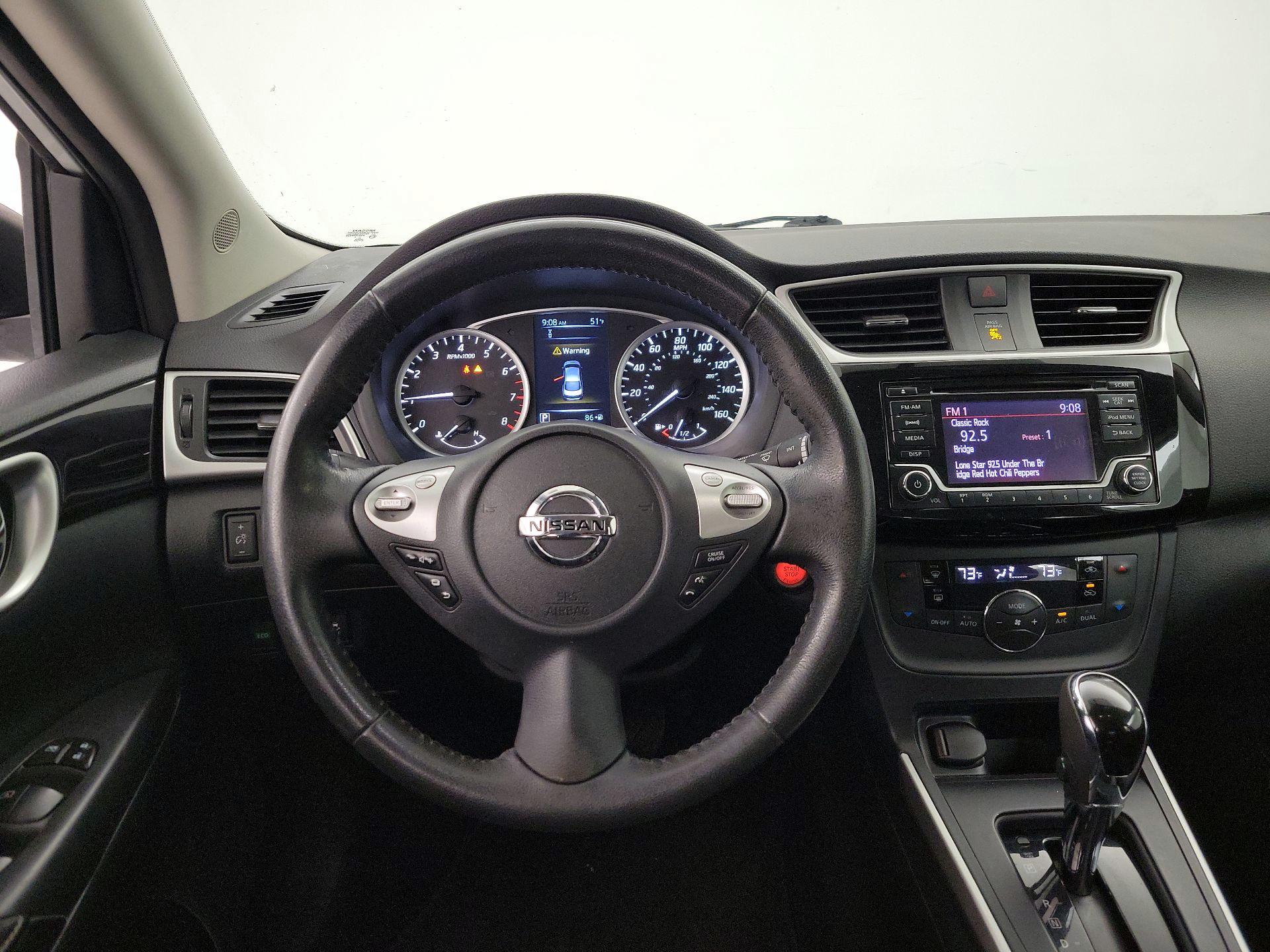 Thumbnail: 2018 Nissan Sentra - 10